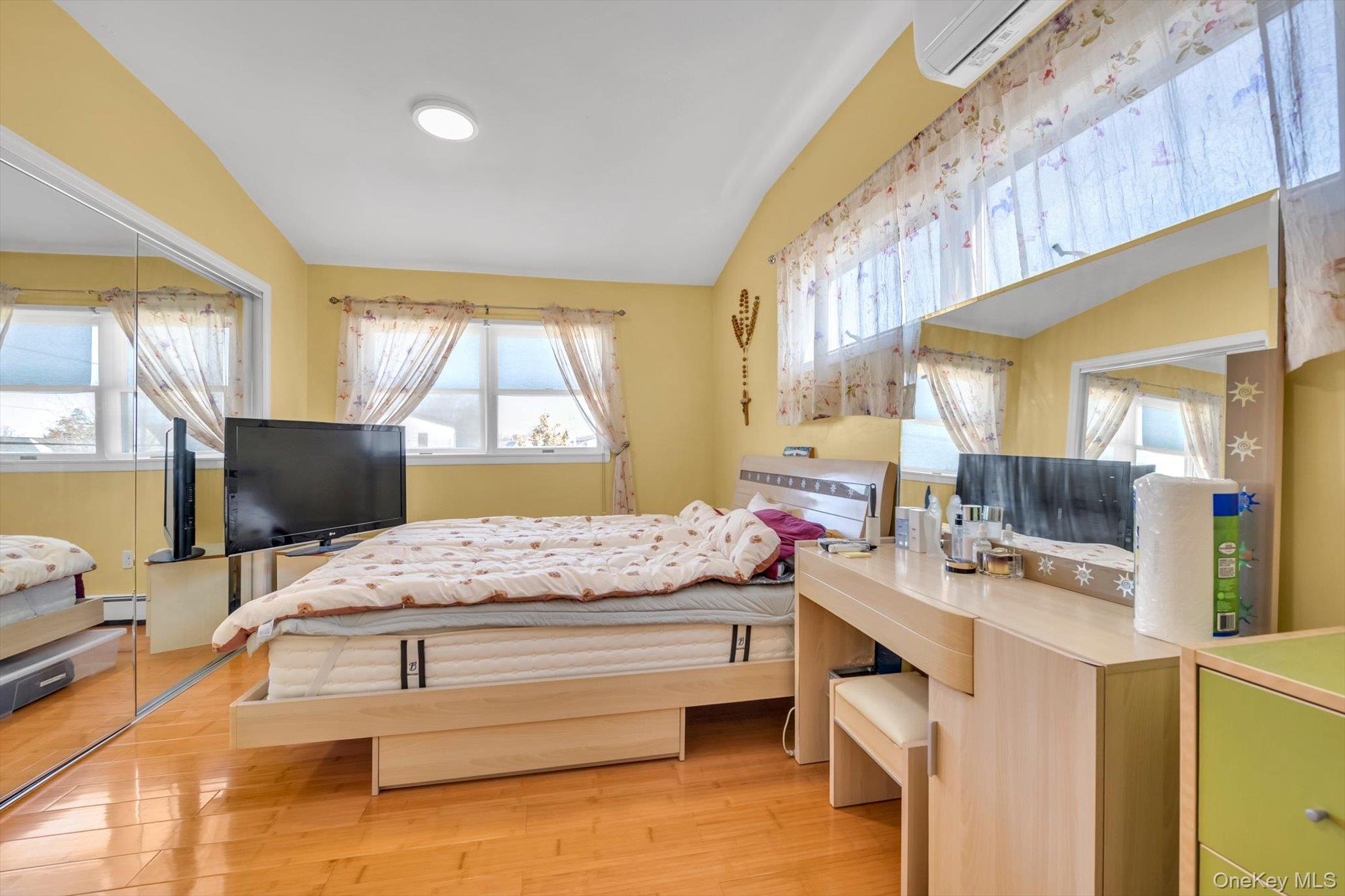 #13 photo, 4 Carriage Lane, ナッソー郡 Levittown , NY 11756