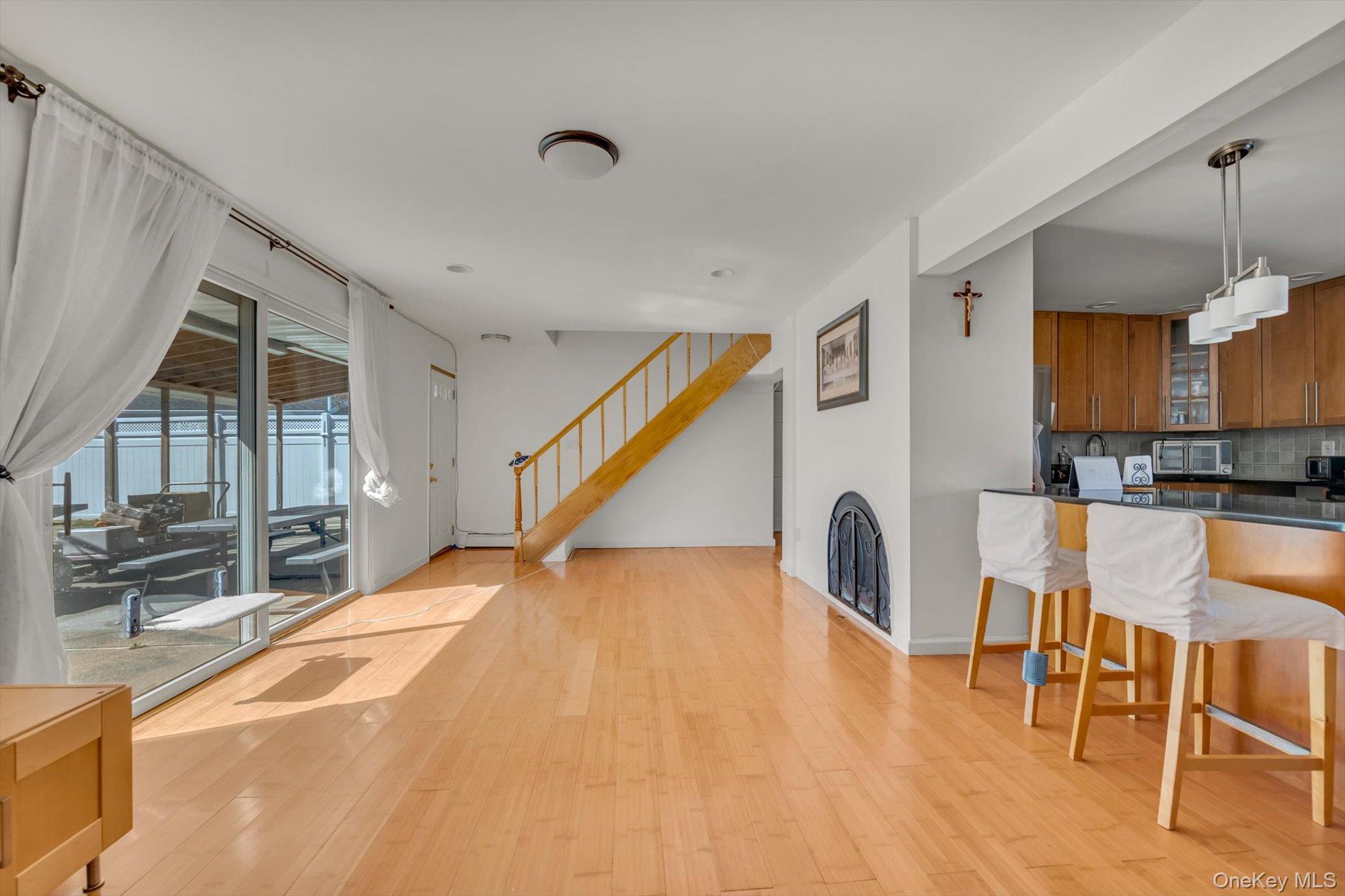 #5 photo, 4 Carriage Lane, ナッソー郡 Levittown , NY 11756