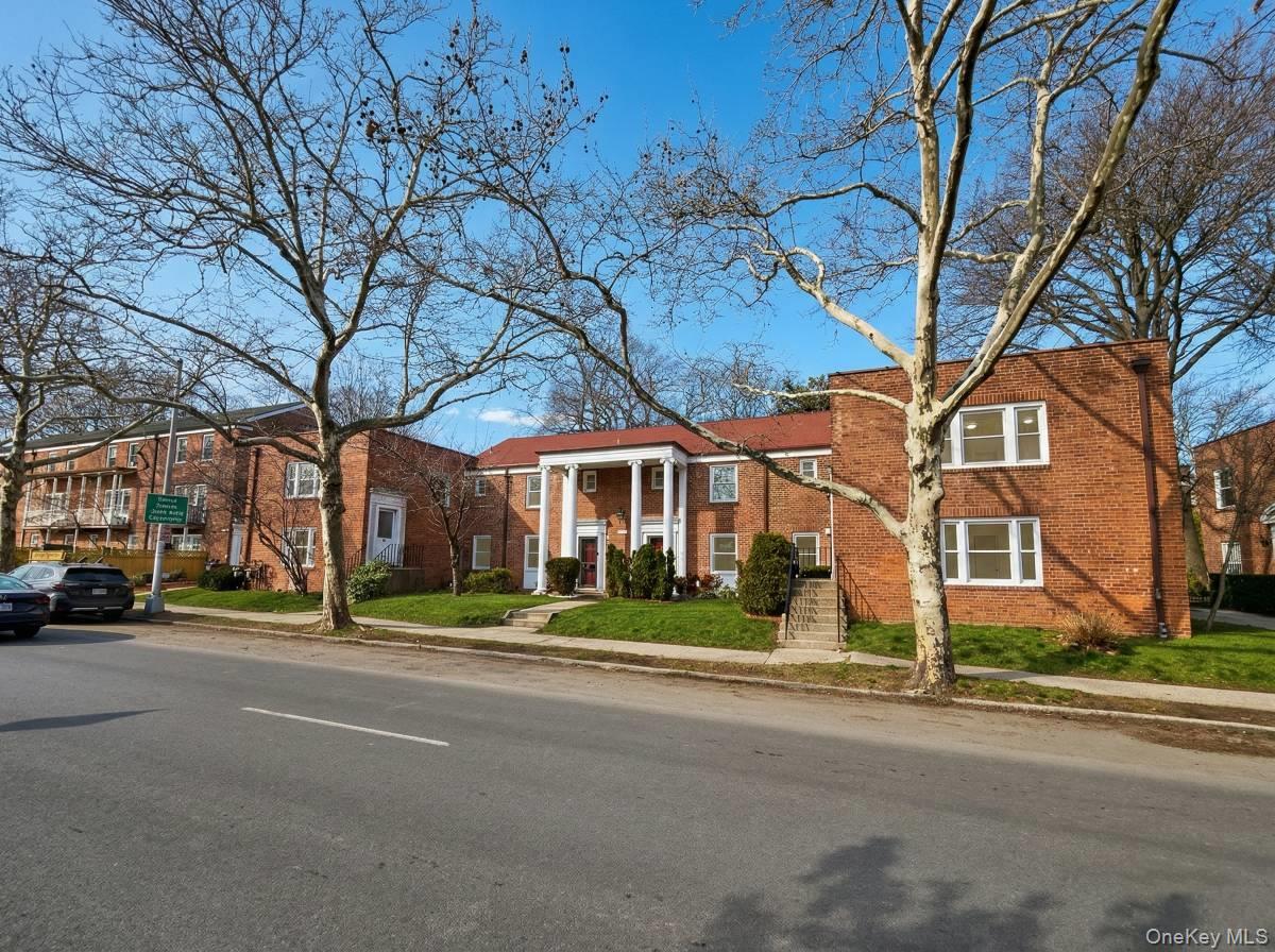 #1 photo, 144-37 Grand Central Parkway, Briarwood , NY 11435