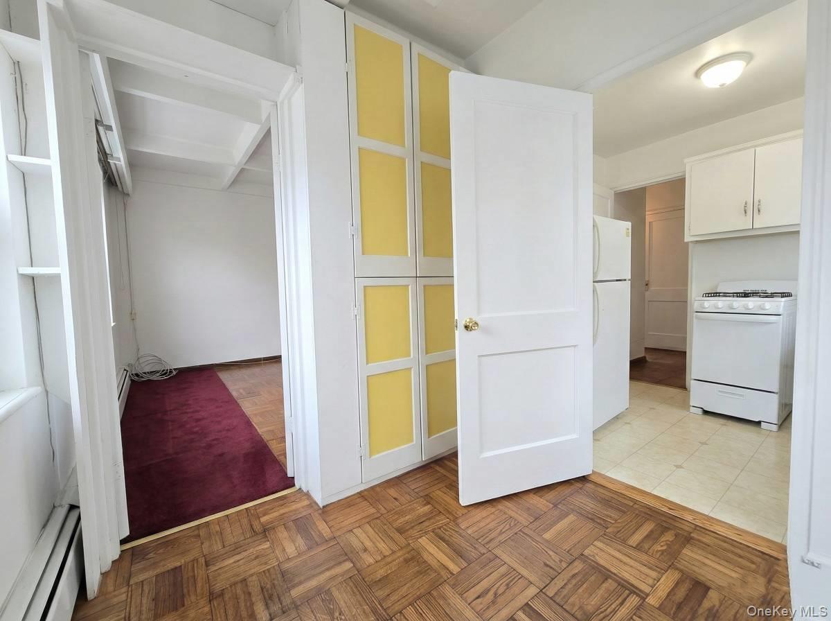 #11 photo, 144-37 Grand Central Parkway, Briarwood , NY 11435