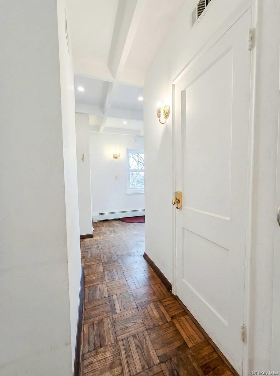 #15 photo, 144-37 Grand Central Parkway, Briarwood , NY 11435