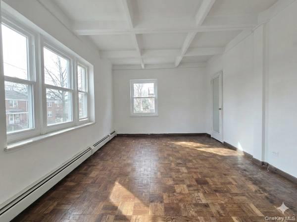 #7 photo, 144-37 Grand Central Parkway, Briarwood , NY 11435