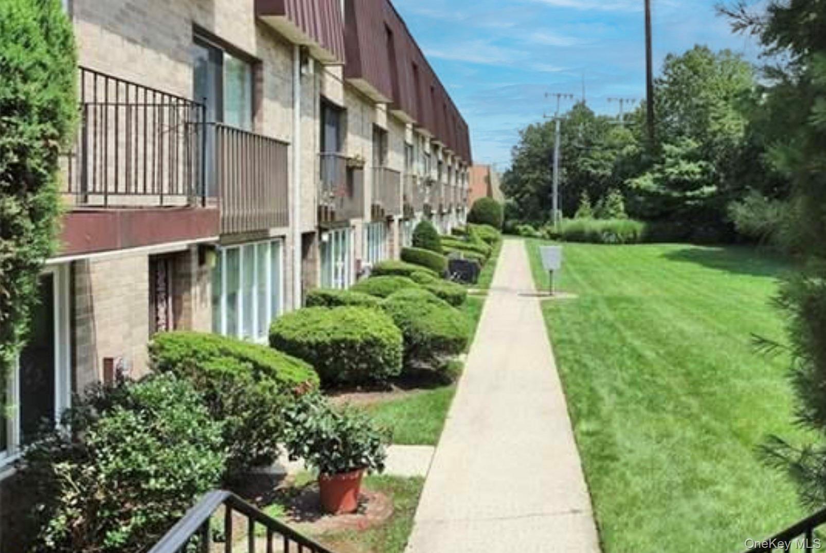 #11 photo, 200 Hilton Avenue, 롱 아일랜드 Hempstead , NY 11550