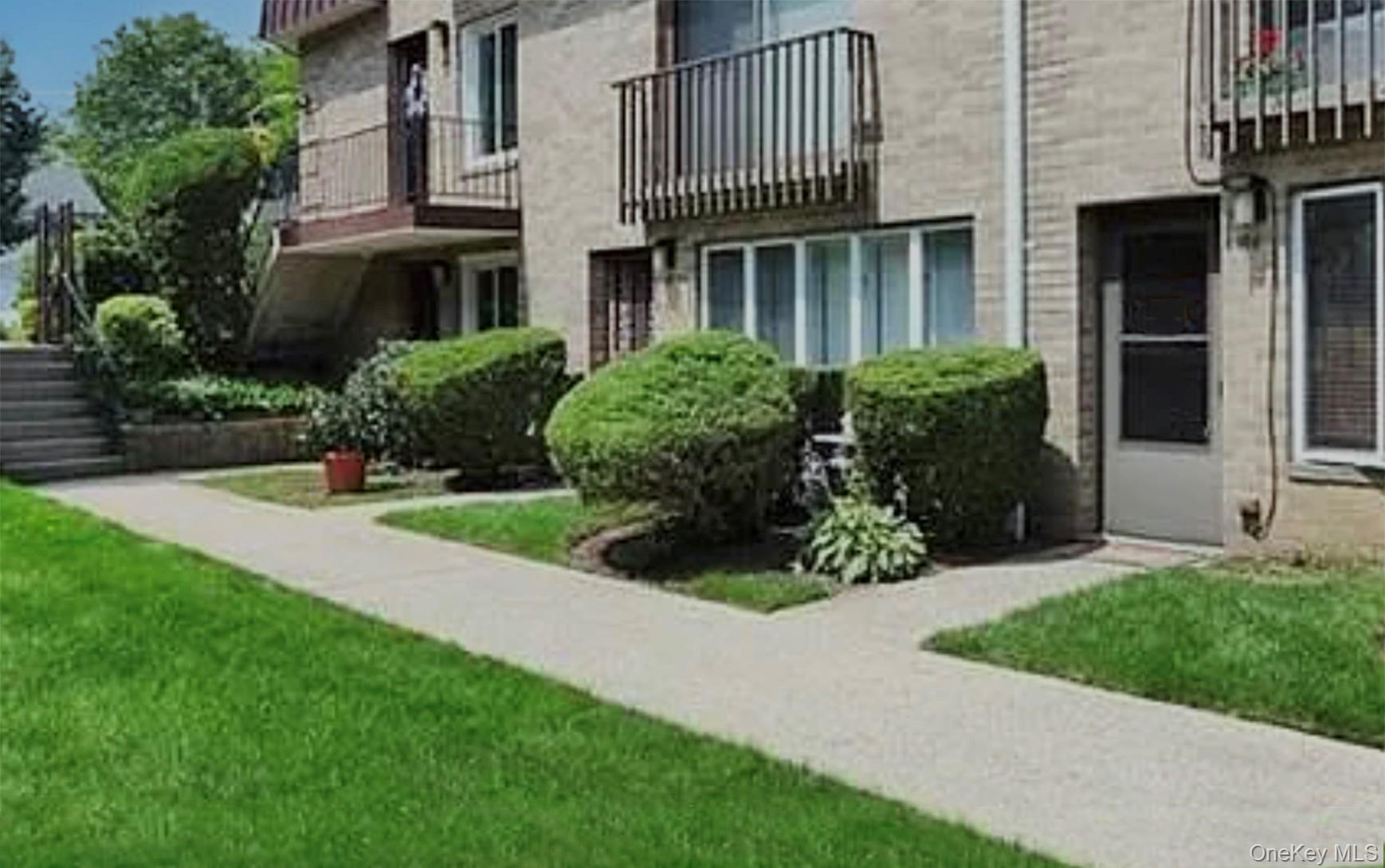 #12 photo, 200 Hilton Avenue, 롱 아일랜드 Hempstead , NY 11550