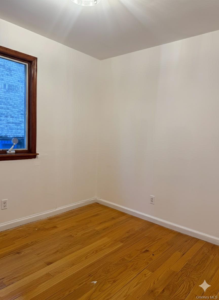 #6 photo, 4033 191st Street, Flushing , NY 11358