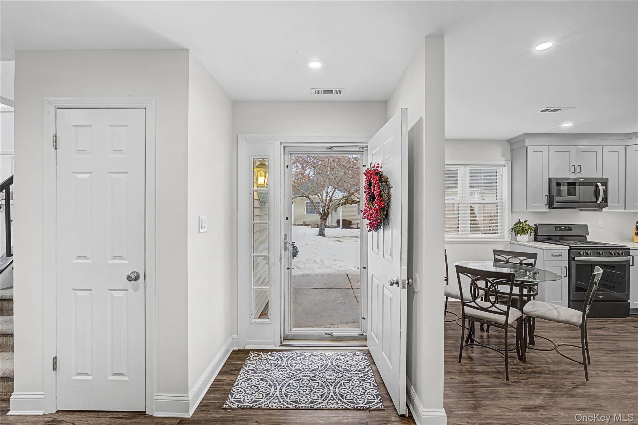 #14 photo, 168 Gothic Circle, Manorville , NY 11949