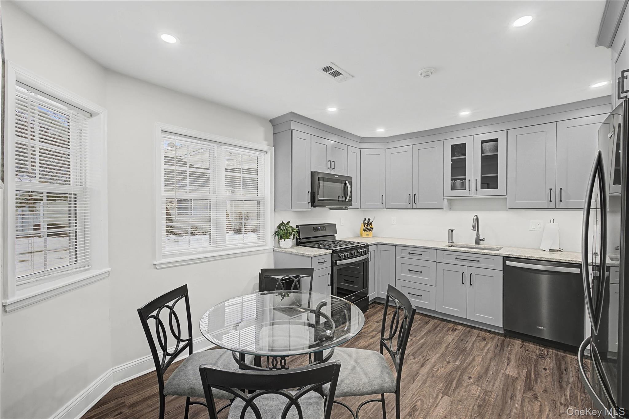 #4 photo, 168 Gothic Circle, Manorville , NY 11949