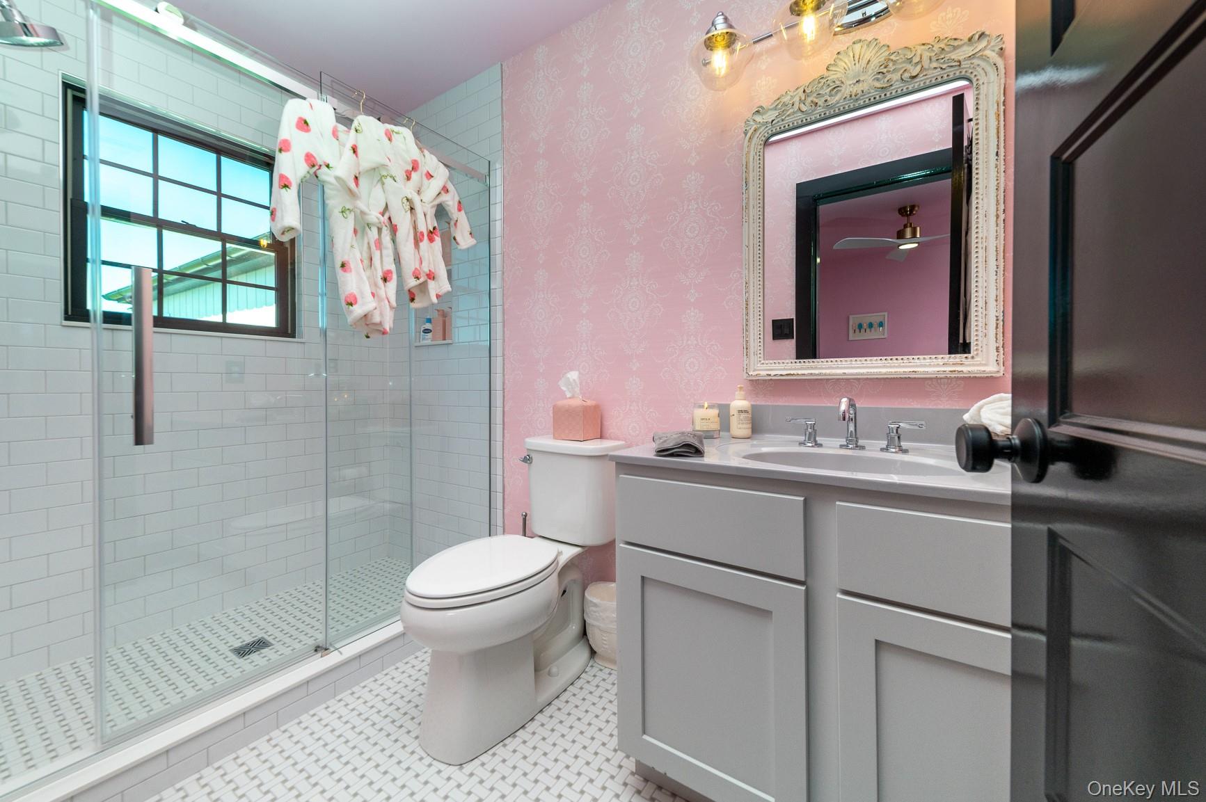 #20 photo, 70 Arshamomaque Avenue, 롱 아일랜드 Southold , NY 11971