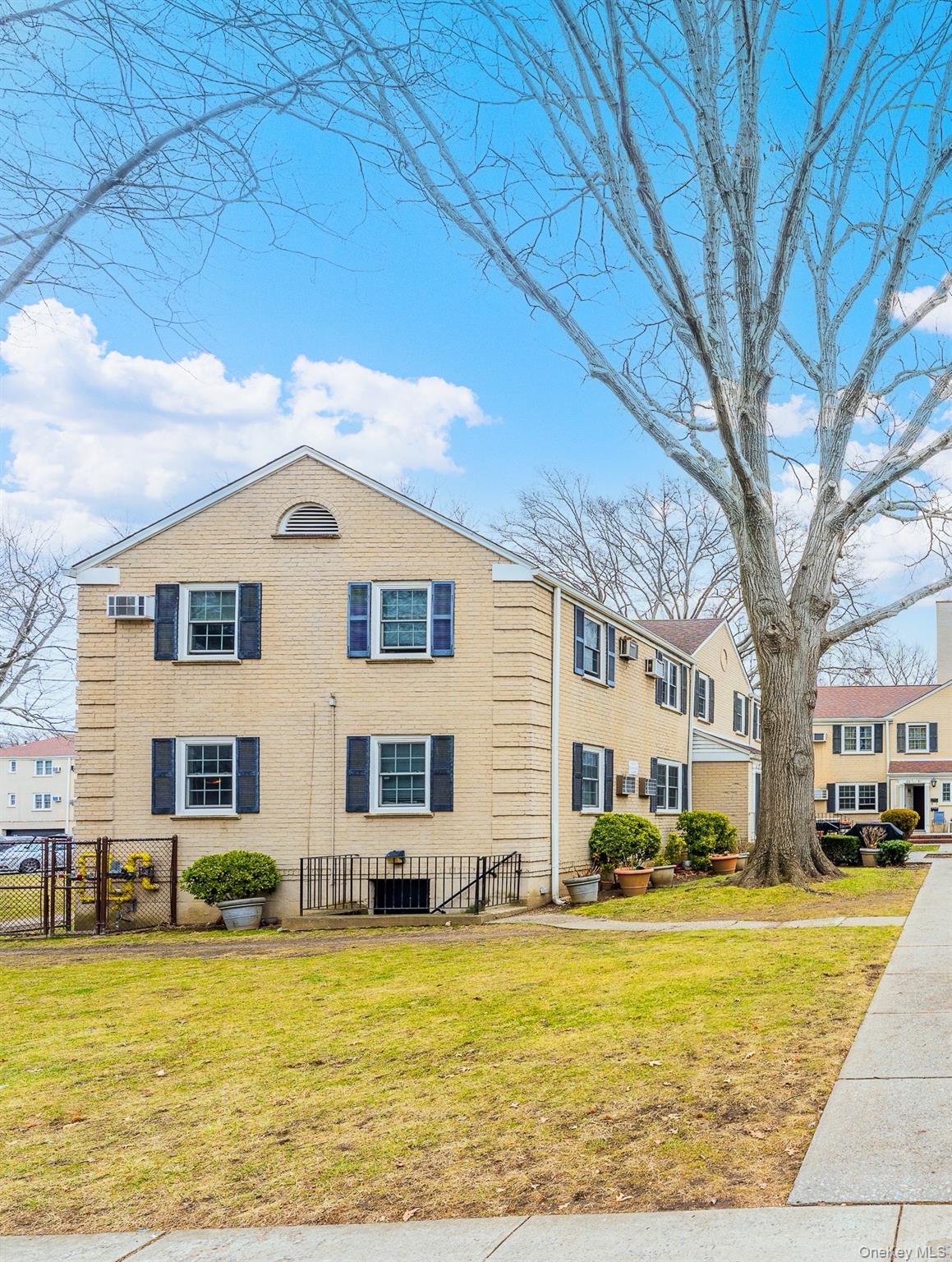 #1 photo, 64-11 Springfield Blvd, Bayside , NY 11364