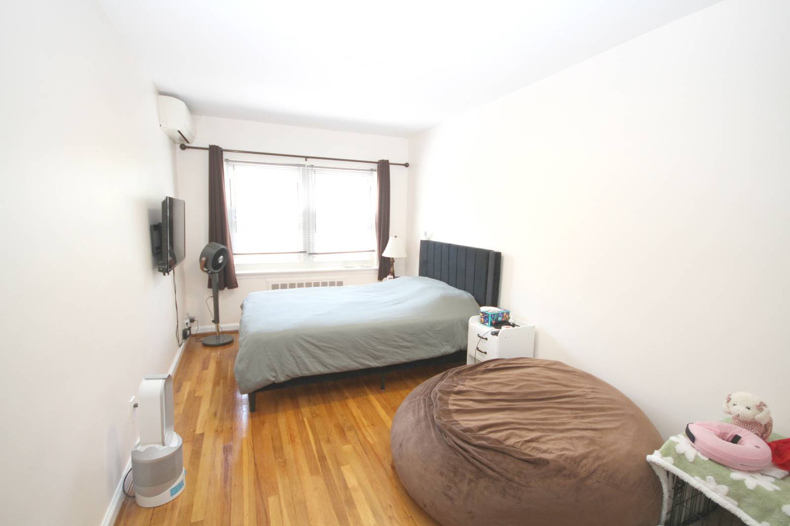 #8 photo, 195-33 39th Ave, Flushing , NY 11358