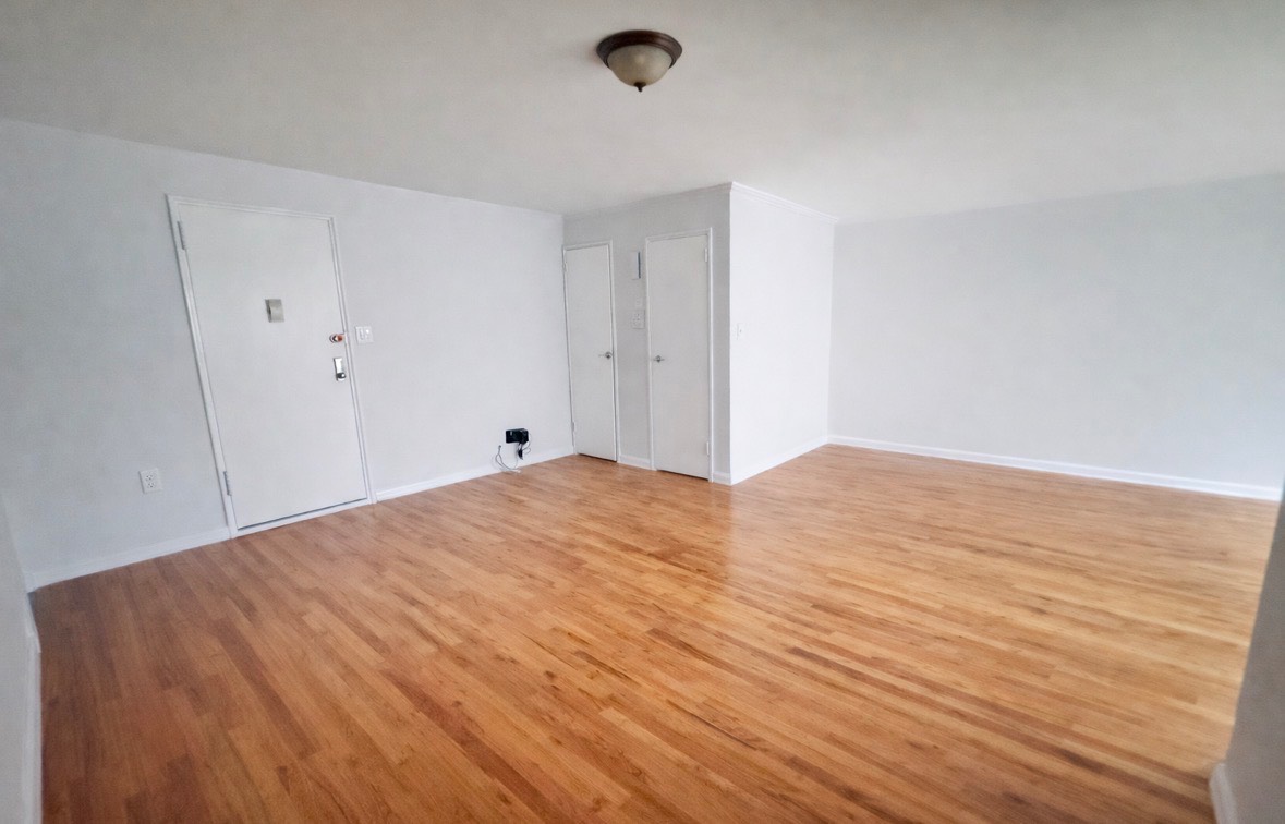 #3 photo, 210  Atlantic Ave, #C1G, Lynbrook , NY 11563