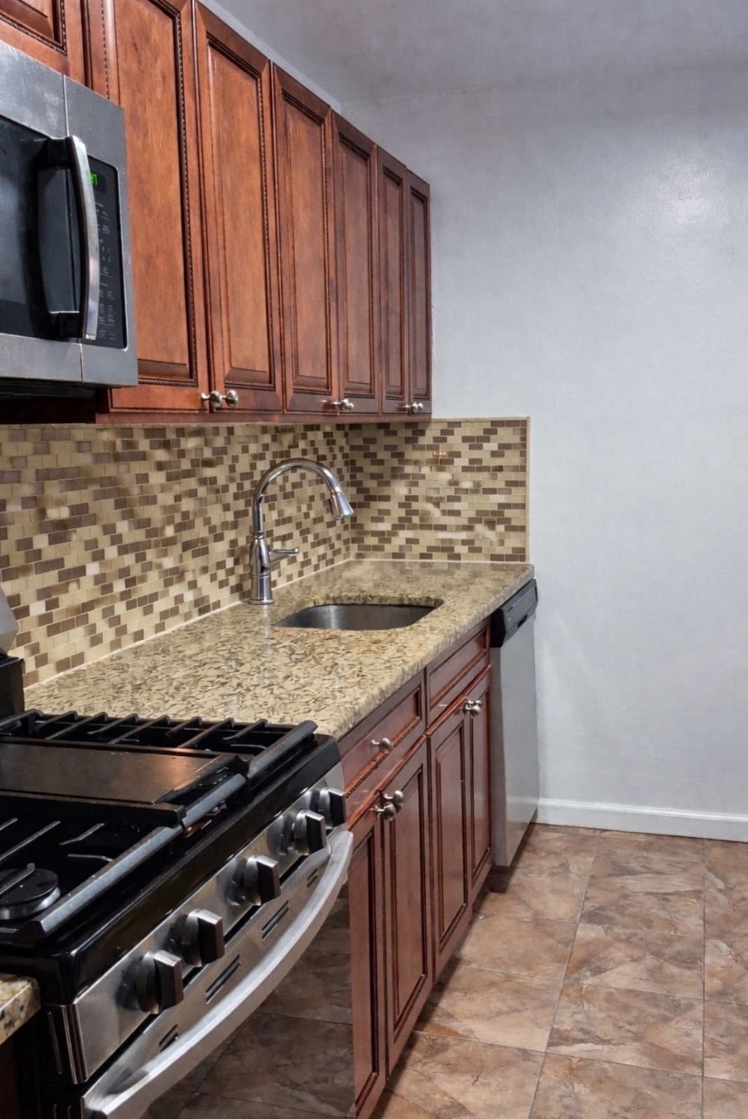 #7 photo, 210  Atlantic Ave, #C1G, Lynbrook , NY 11563