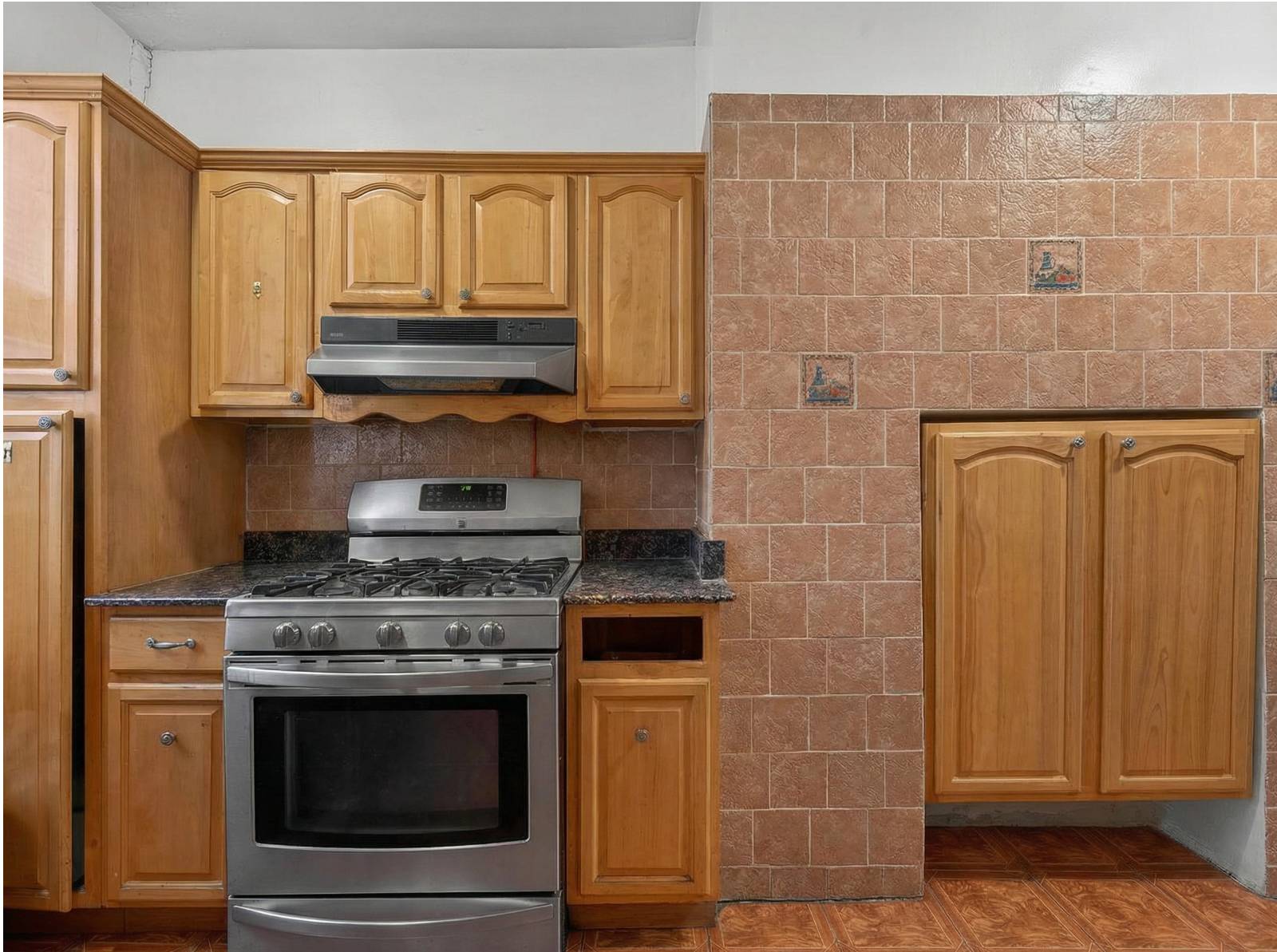 #4 photo, 1434 Greene Ave, Bushwick , NY 11237