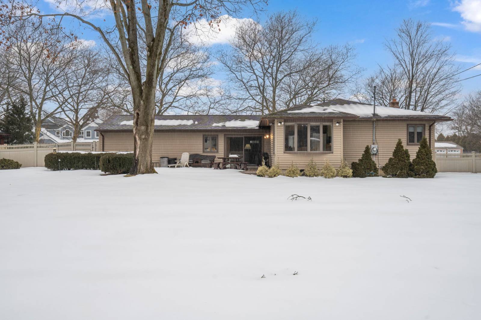 #29 photo, 15 Thadford St, East Northport , NY 11731