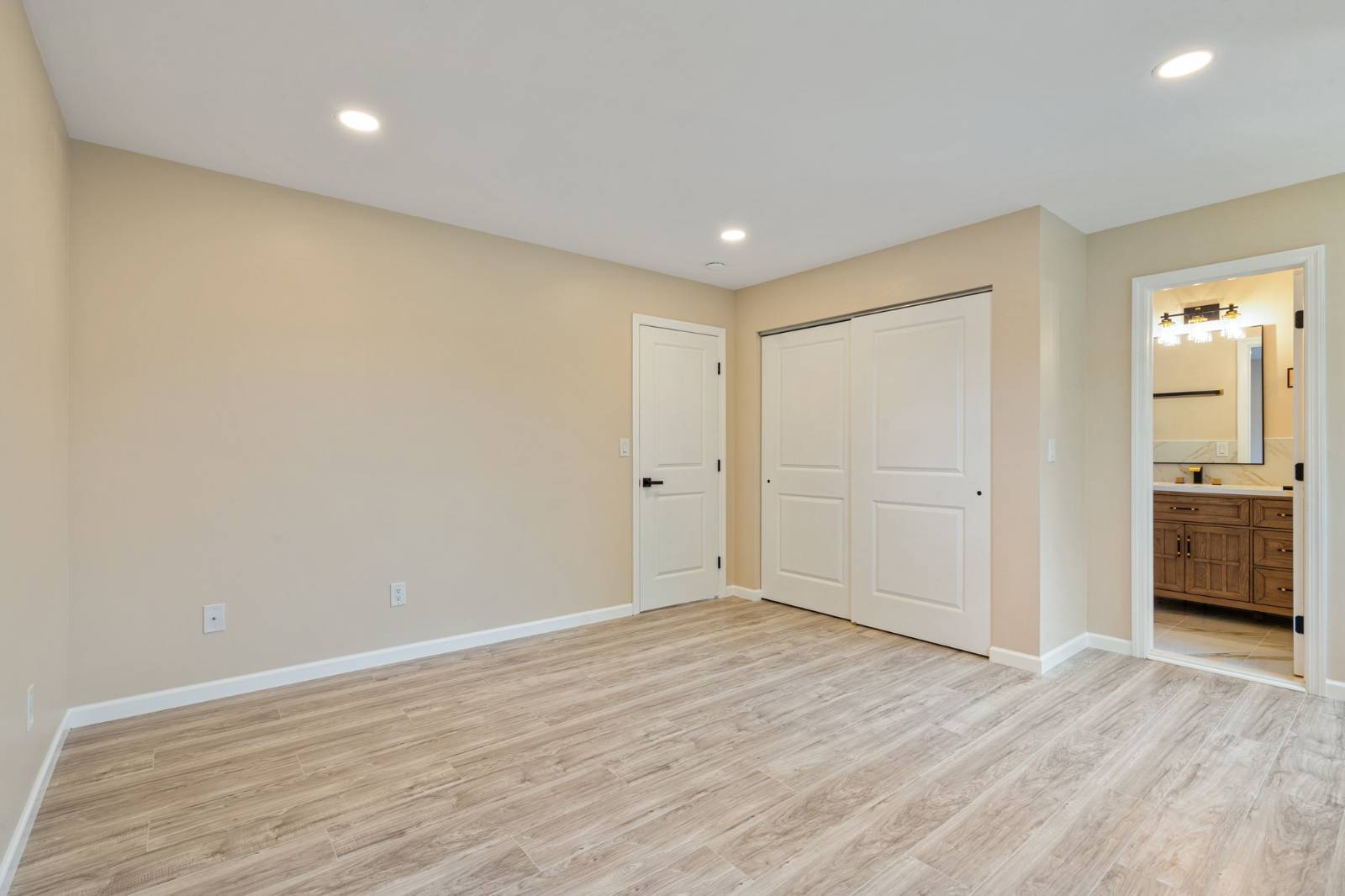 #9 photo, 6 Doe Path, Coram , NY 11727