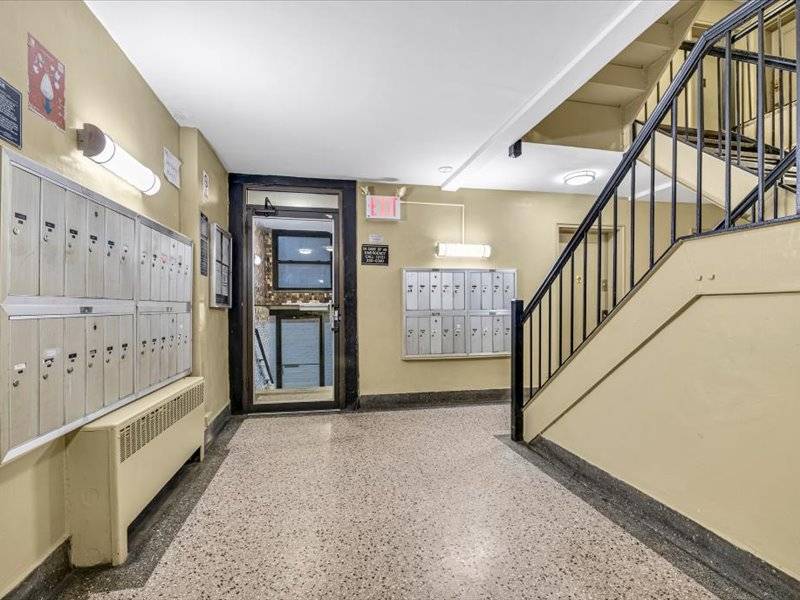 #11 photo, 2607  Avenue O, ব্রুকলিন Midwood , NY 11210