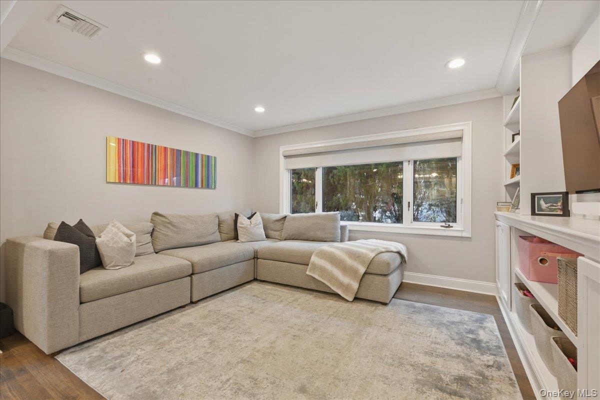 #15 photo, 3311 Hewlett Avenue, Merrick , NY 11566