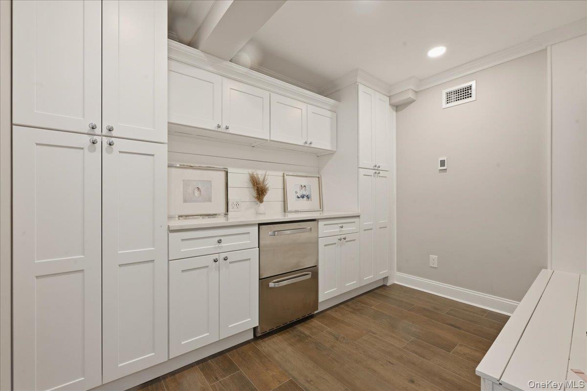 #17 photo, 3311 Hewlett Avenue, Merrick , NY 11566