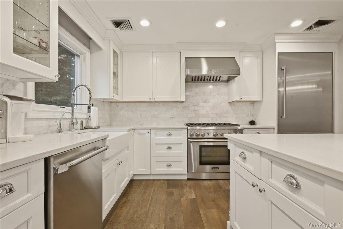 #9 photo, 3311 Hewlett Avenue, Merrick , NY 11566