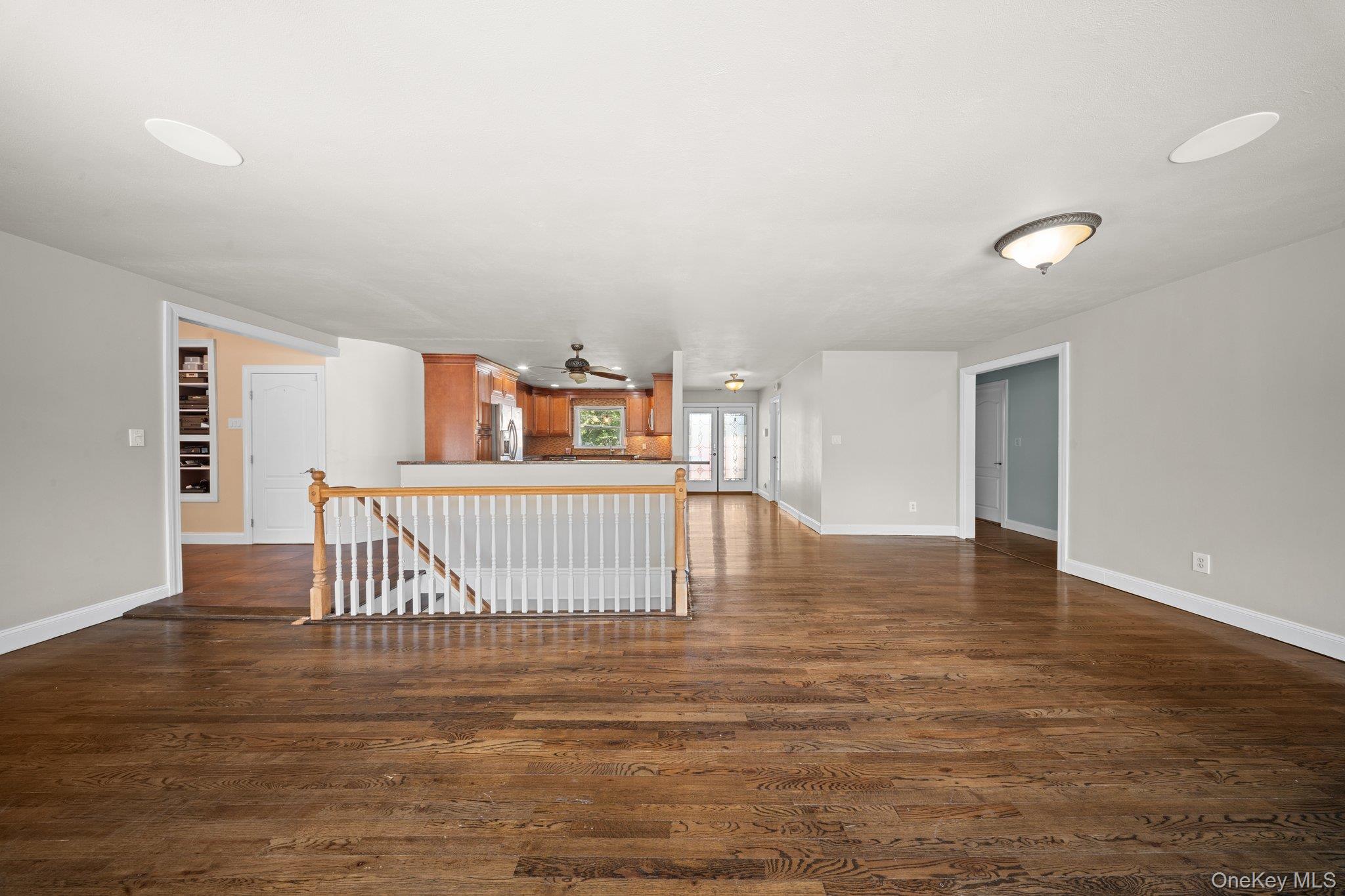 #18 photo, Lake Grove, 东长岛 Lake Grove , NY 11755