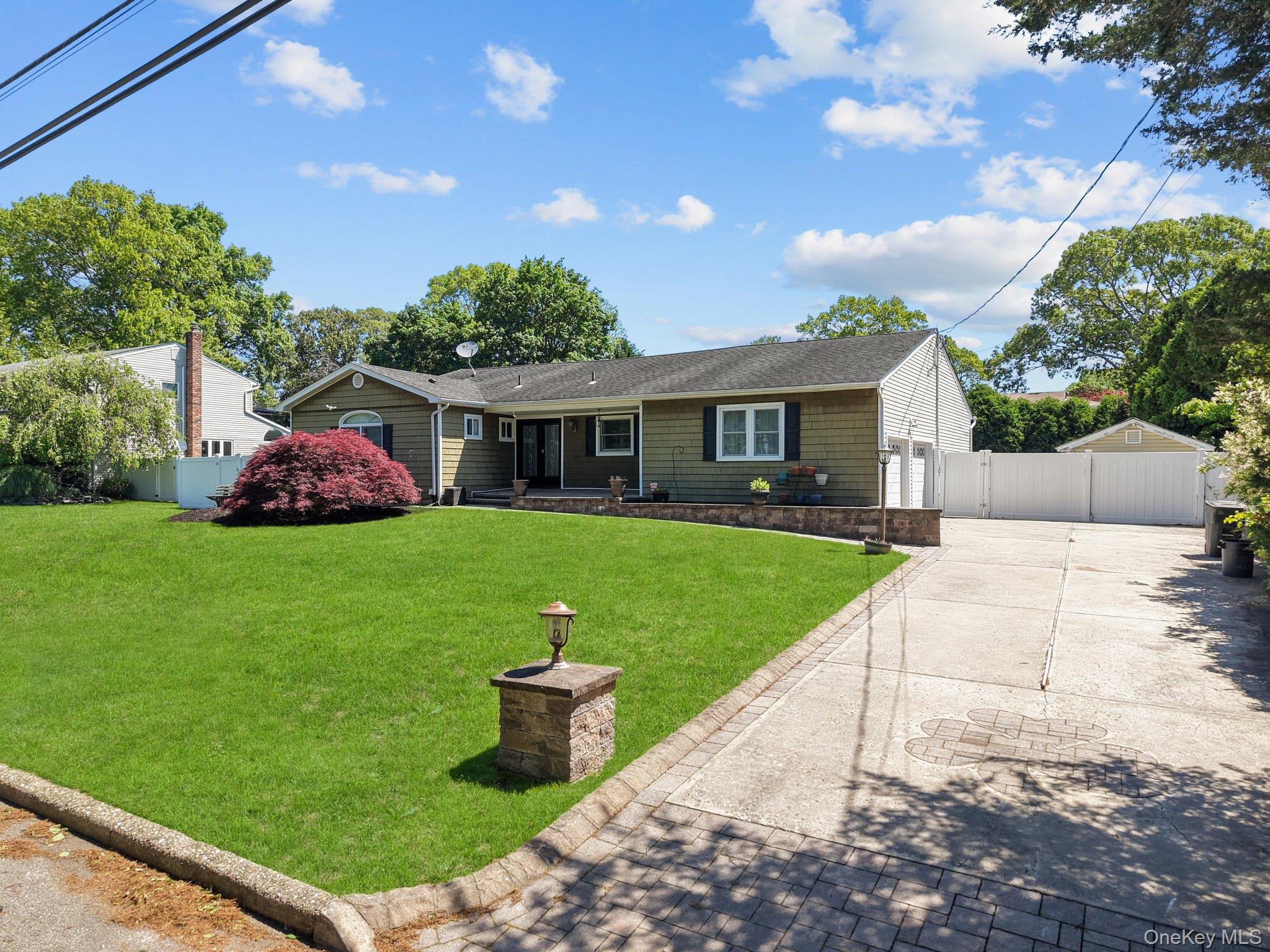 #3 photo, Lake Grove, 东长岛 Lake Grove , NY 11755