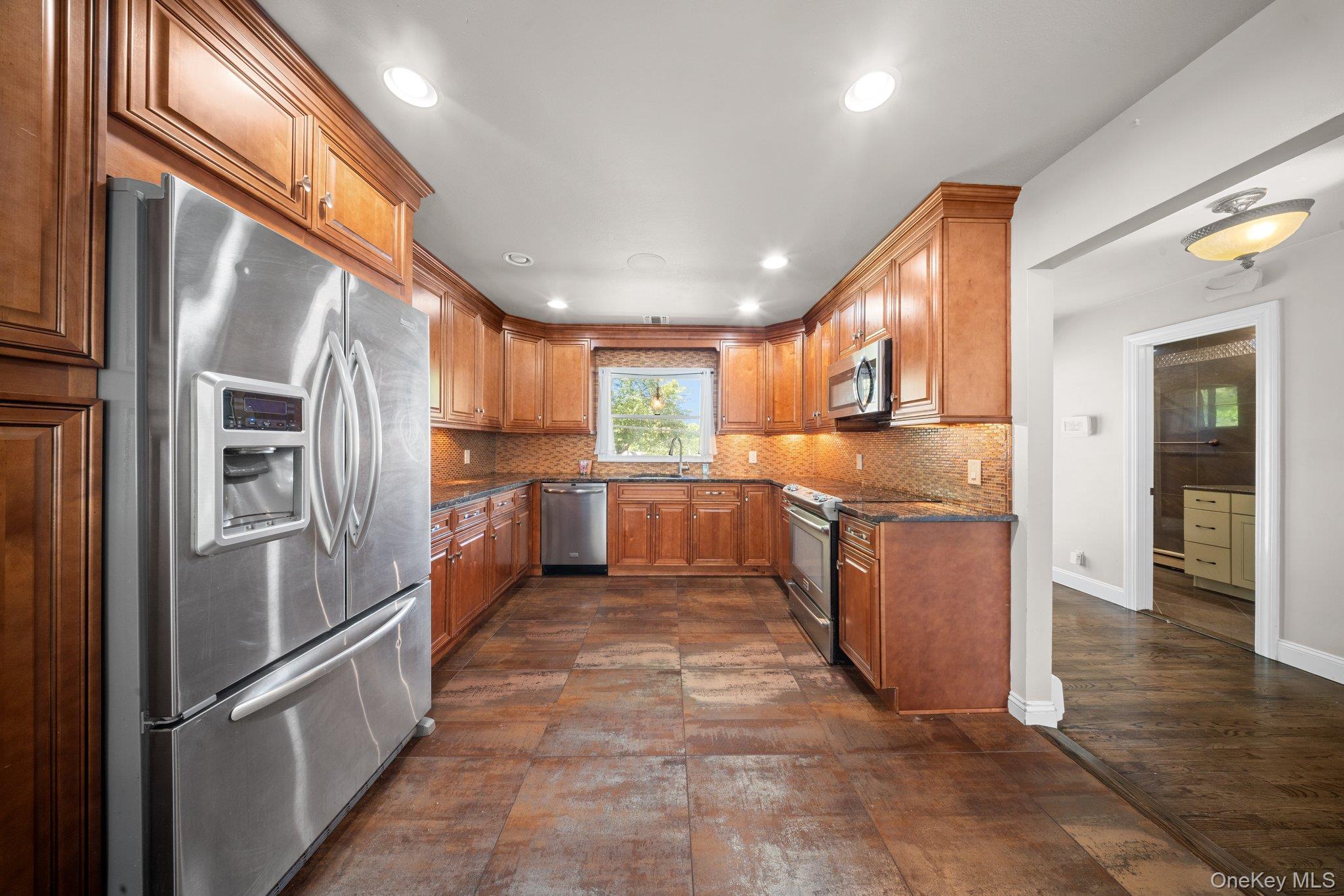 #8 photo, Lake Grove, 东长岛 Lake Grove , NY 11755