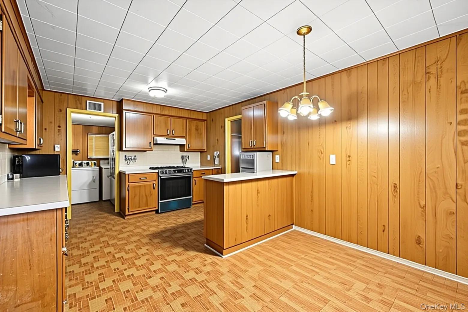 #6 photo, 3259 Union Boulevard, East Islip , NY 11730