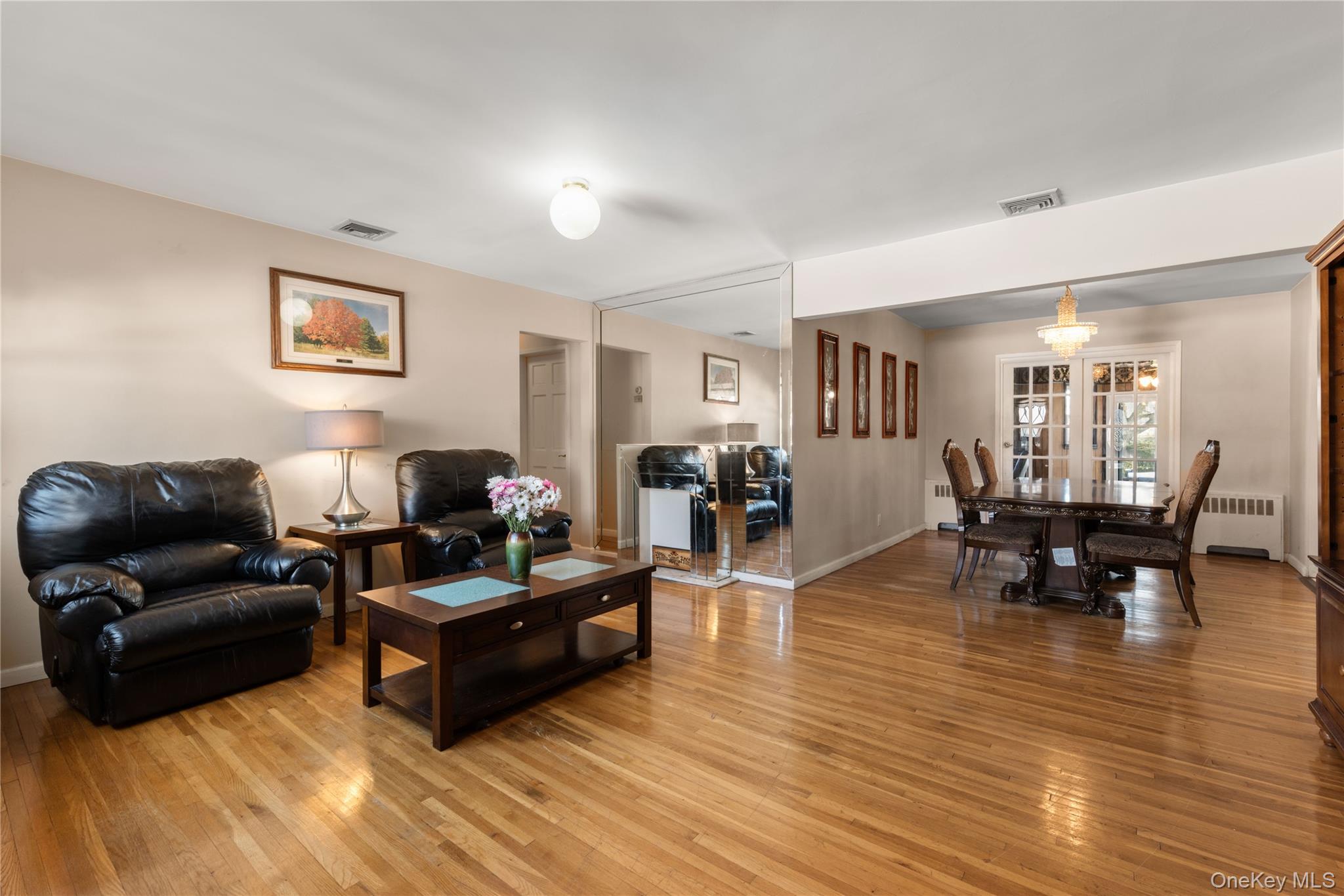 #3 photo, 851 Hemlock Street, नासाउ काउंटी Franklin Square , NY 11010