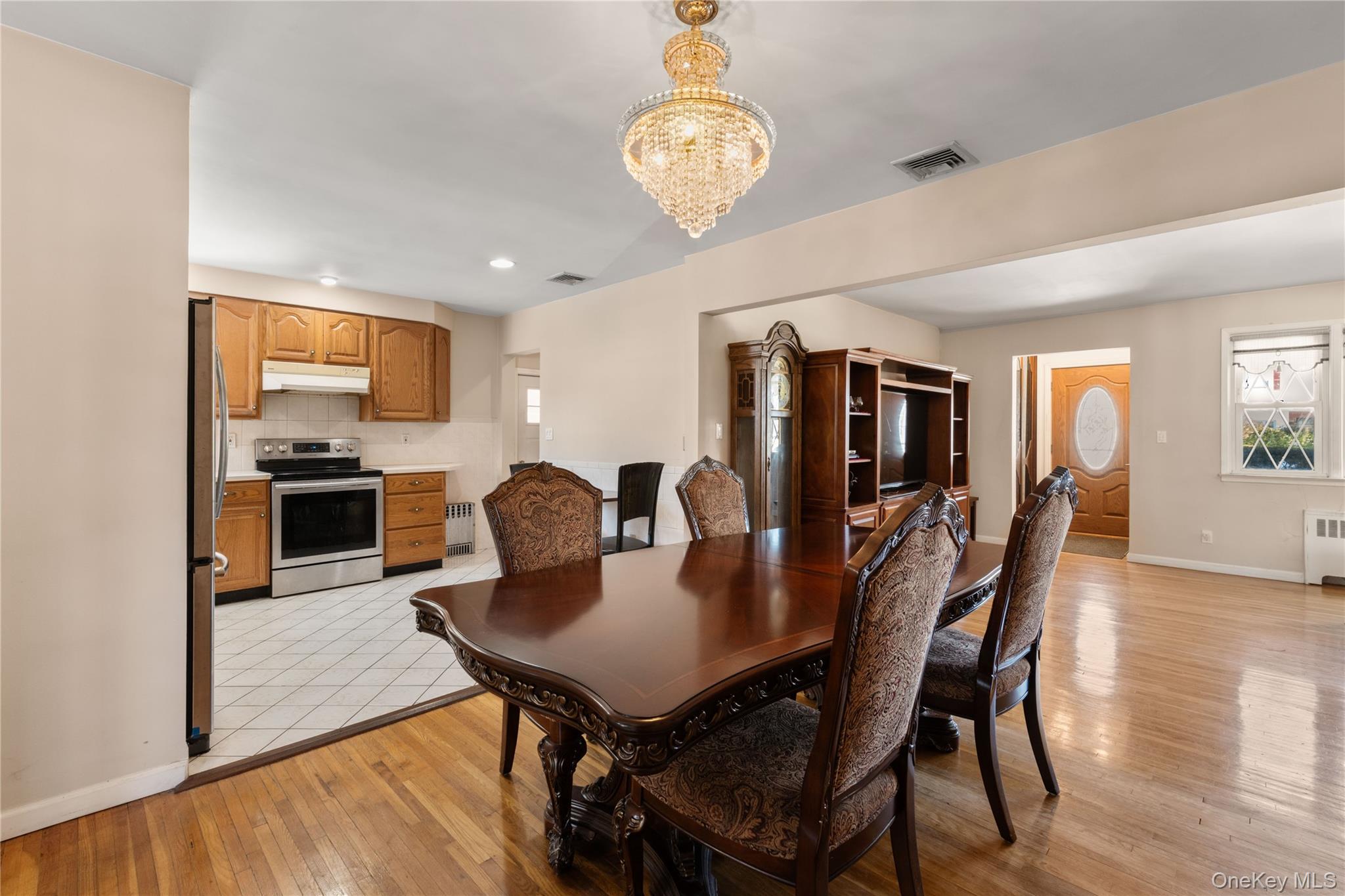 #7 photo, 851 Hemlock Street, नासाउ काउंटी Franklin Square , NY 11010