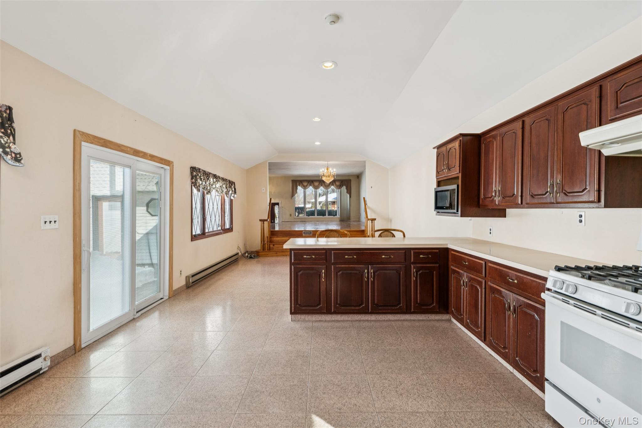 #10 photo, 33 Fairlawn Lane, מחוז סאפוק Centereach , NY 11720