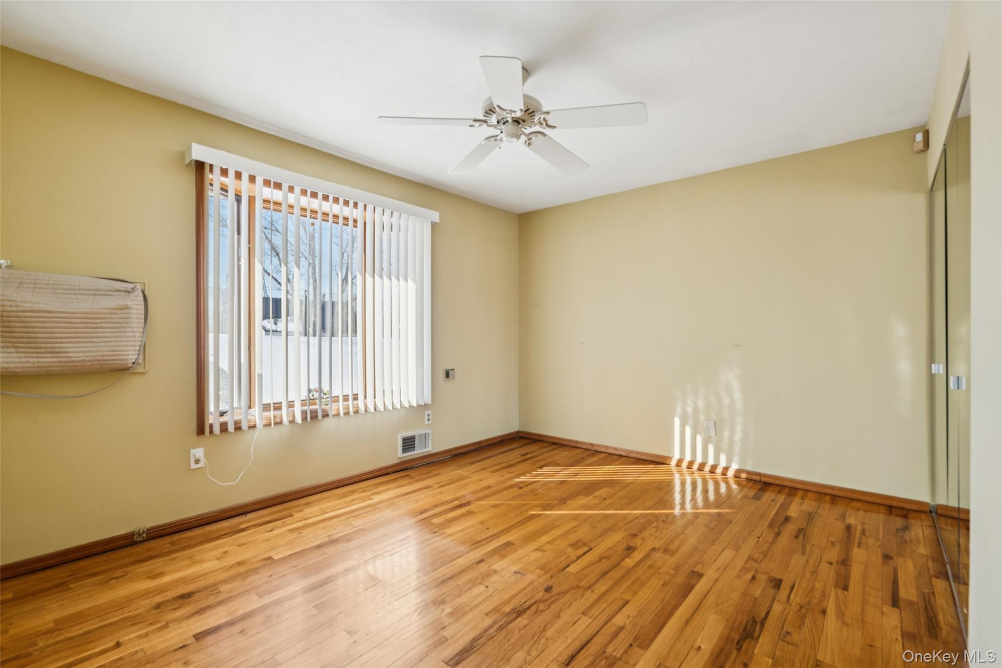 #11 photo, 33 Fairlawn Lane, מחוז סאפוק Centereach , NY 11720