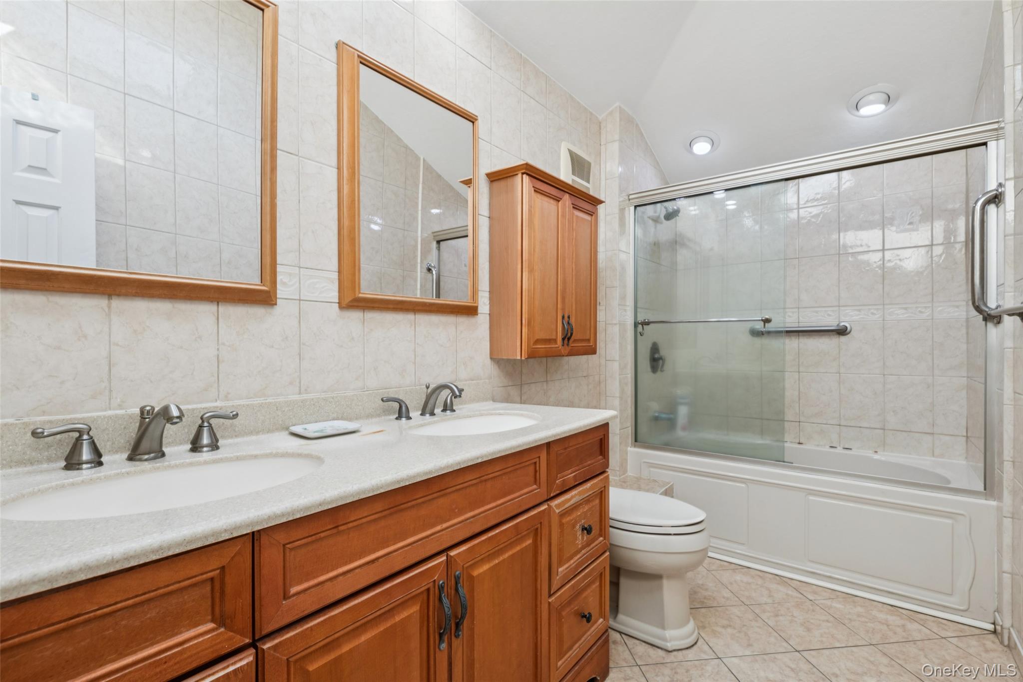 #14 photo, 33 Fairlawn Lane, מחוז סאפוק Centereach , NY 11720