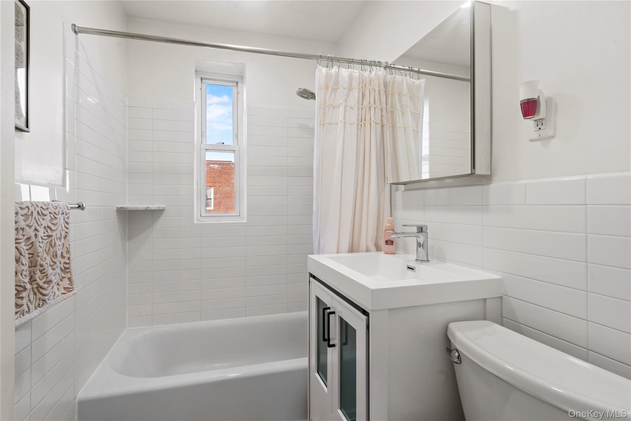 #10 photo, 7210 112th Street, फॉरेस्ट हिल्स Forest Hills , NY 11375