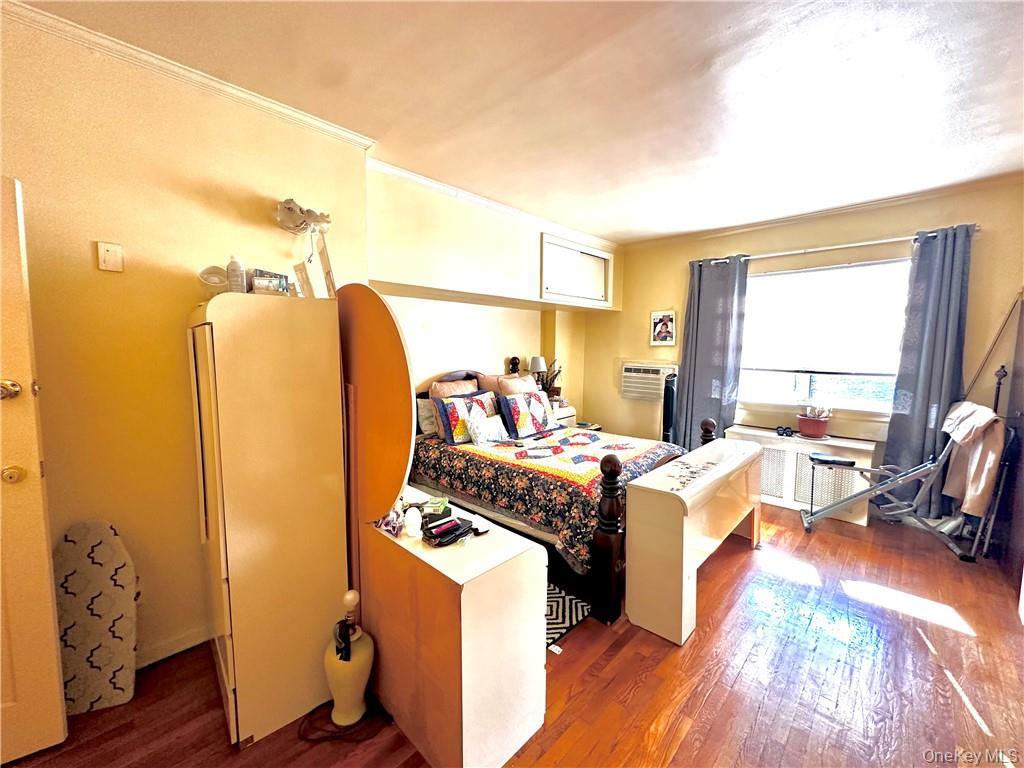 #3 photo, 677 E 38th Street, הברונקס Brooklyn , NY 11210