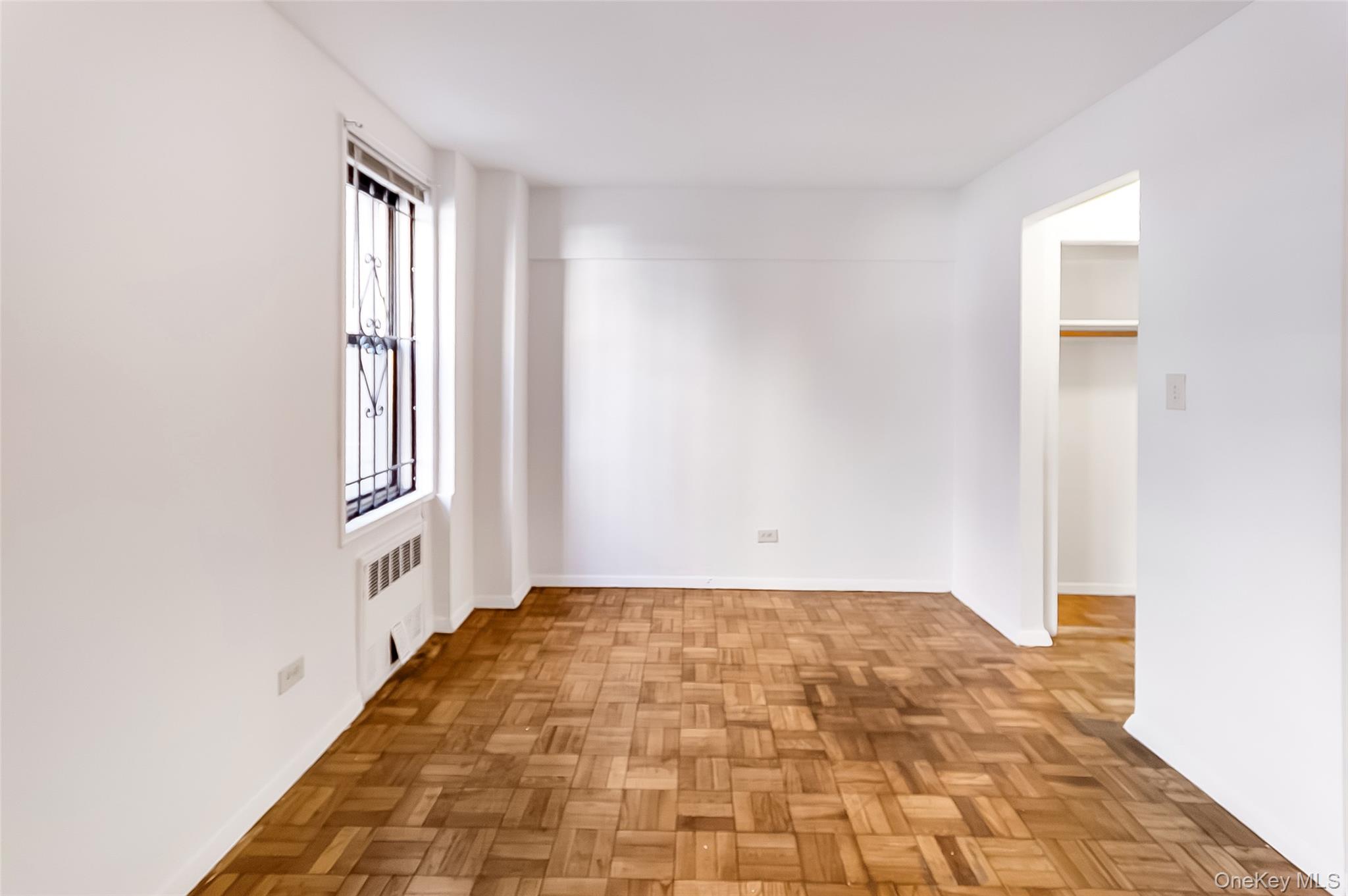 #6 photo, 665 Thwaites Place, הברונקס Bronx , NY 10467