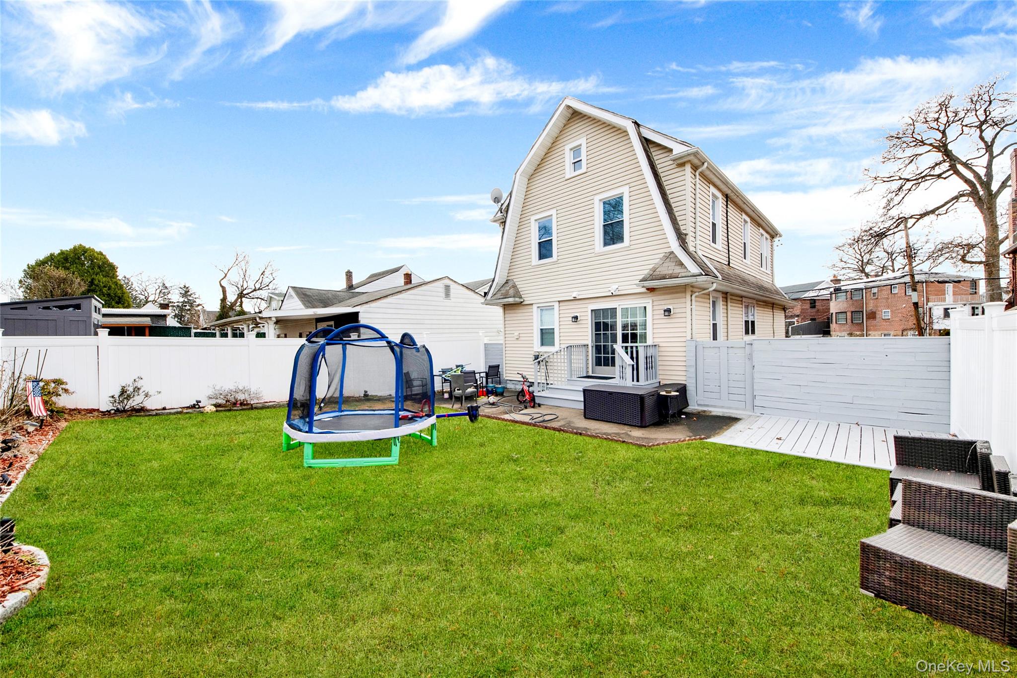 #6 photo, 174 King Avenue, Yonkers , NY 10704