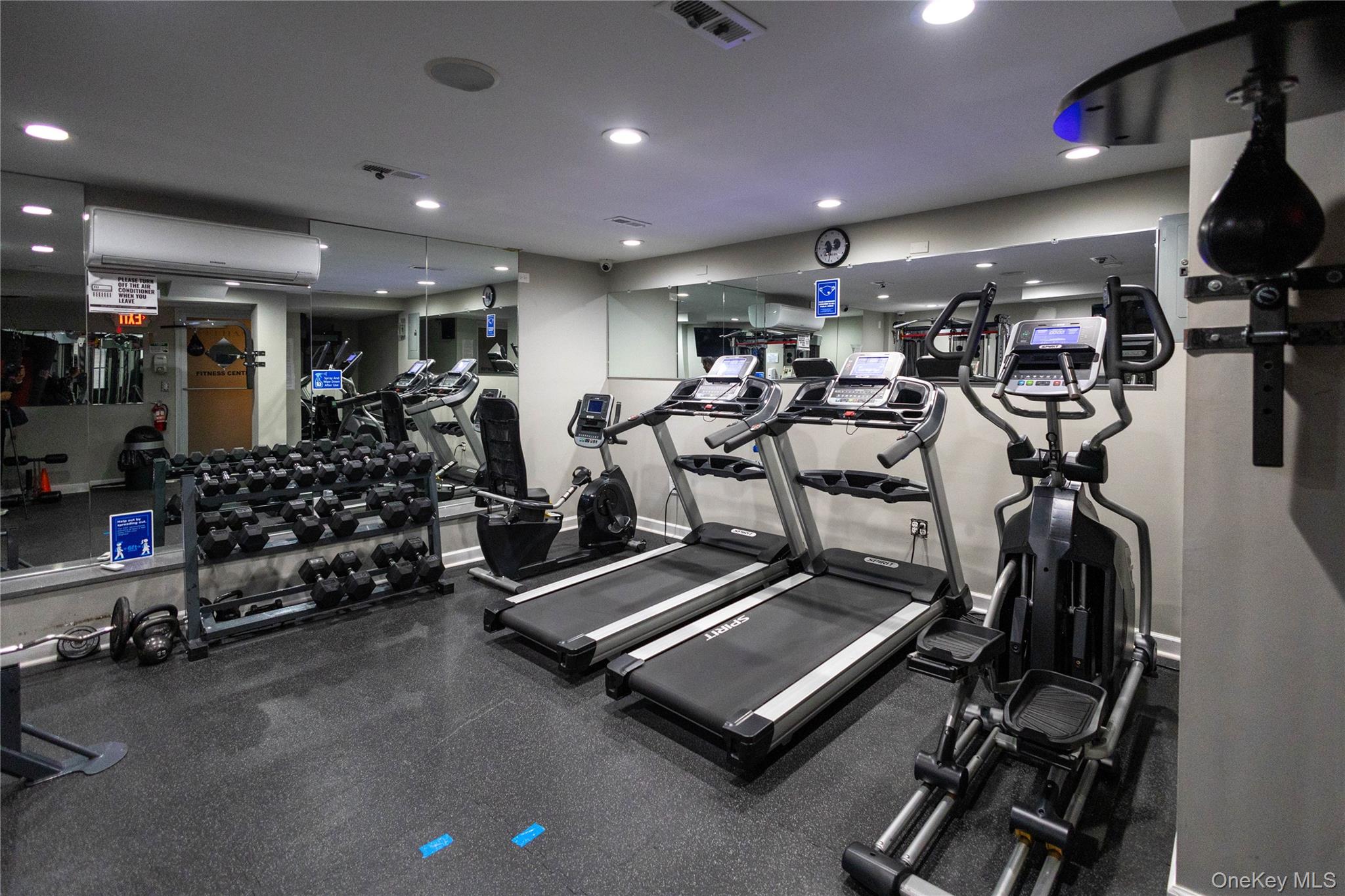 #16 photo, 1874 Pelham Parkway, Bronx , NY 10461