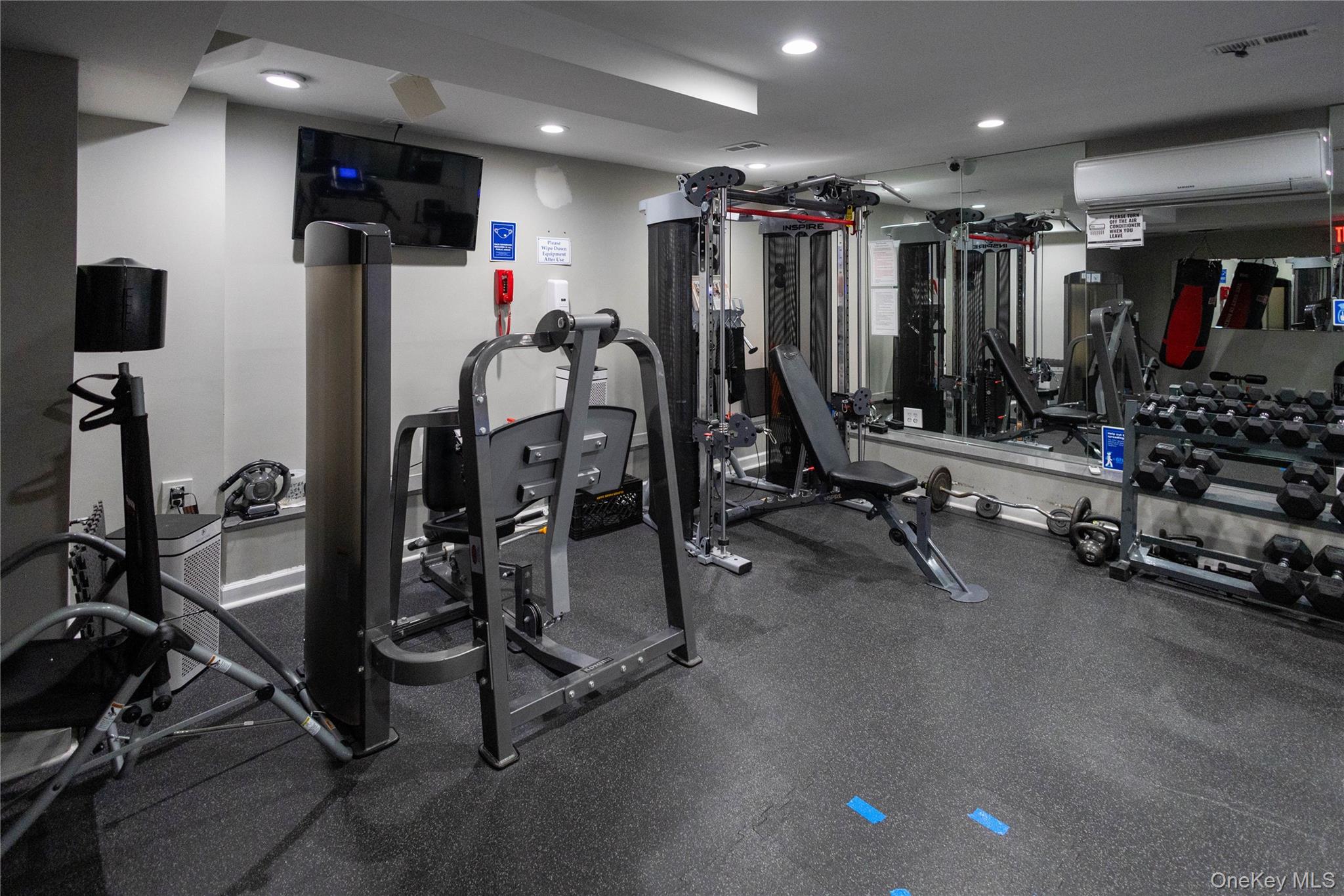 #17 photo, 1874 Pelham Parkway, Bronx , NY 10461