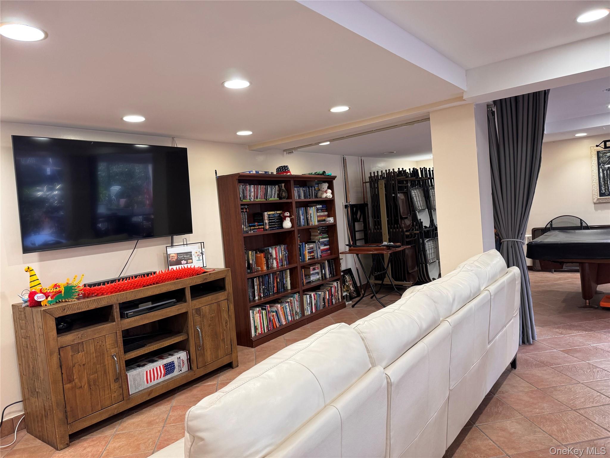 #8 photo, 1874 Pelham Parkway, ব্রঙ্কস Bronx , NY 10461