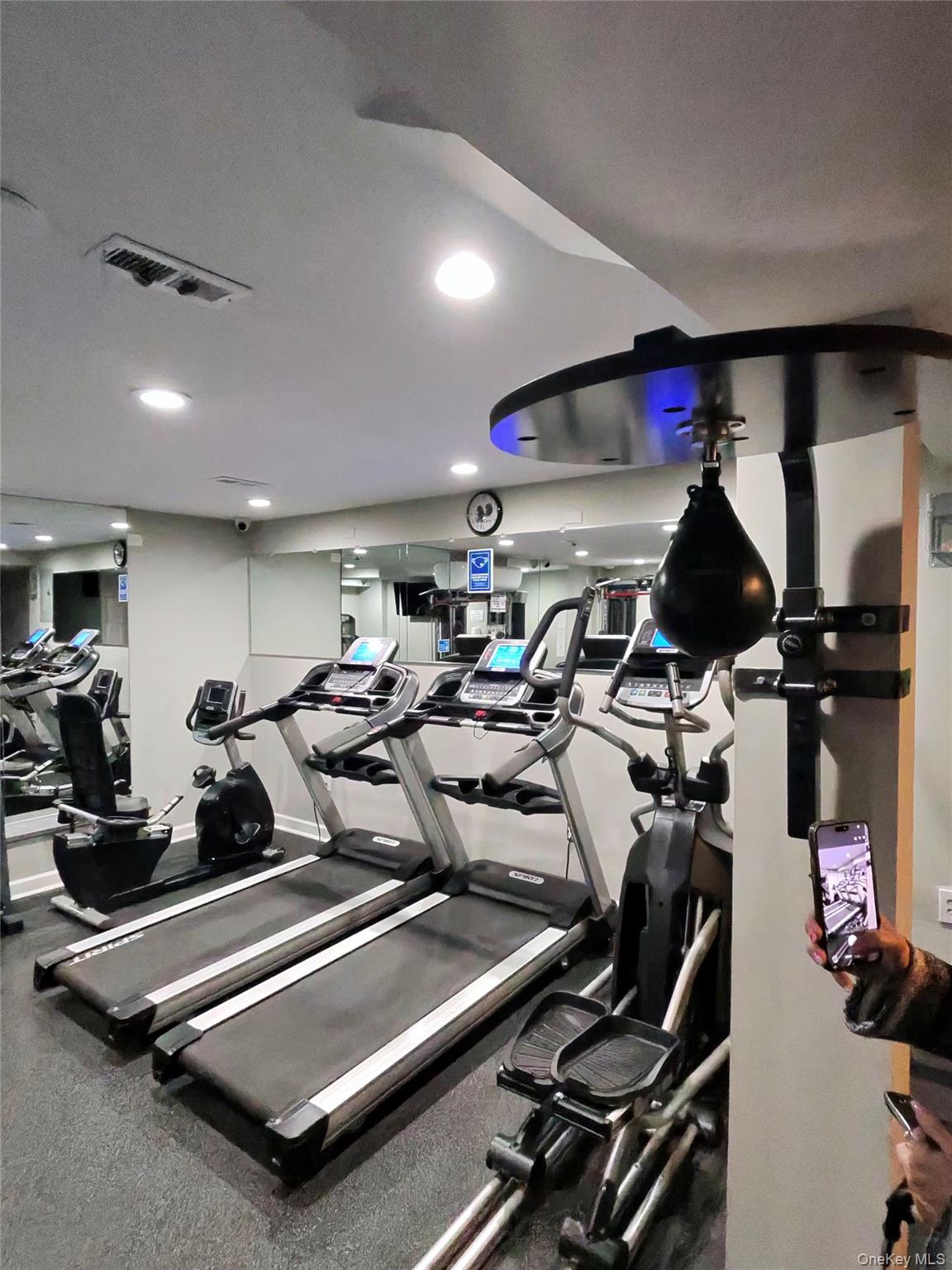 #9 photo, 1874 Pelham Parkway, ব্রঙ্কস Bronx , NY 10461