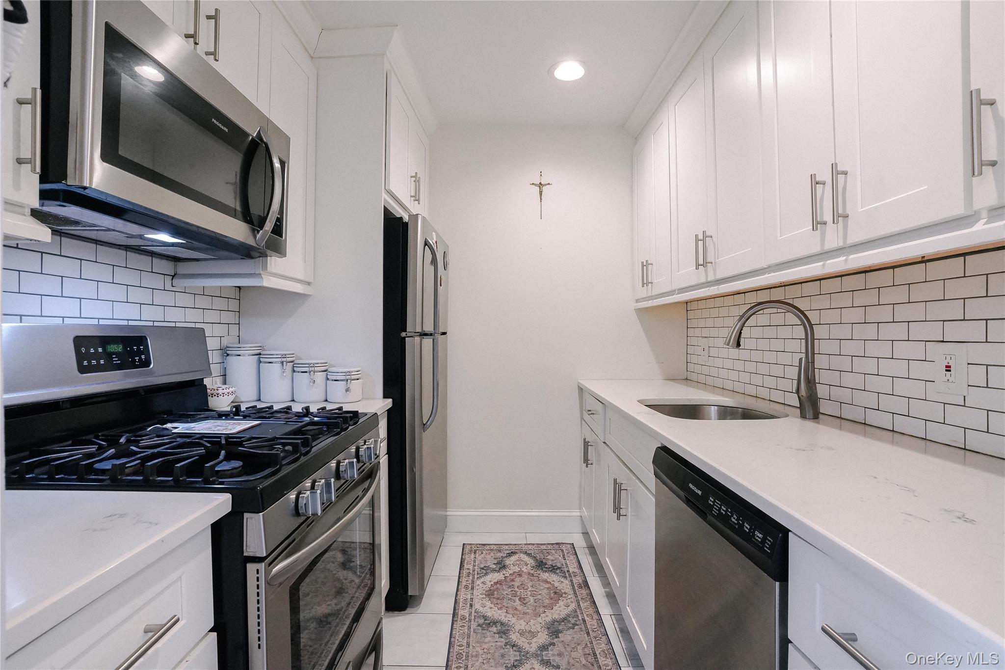 #6 photo, 37 Harbor Lane, New Rochelle , NY 10805