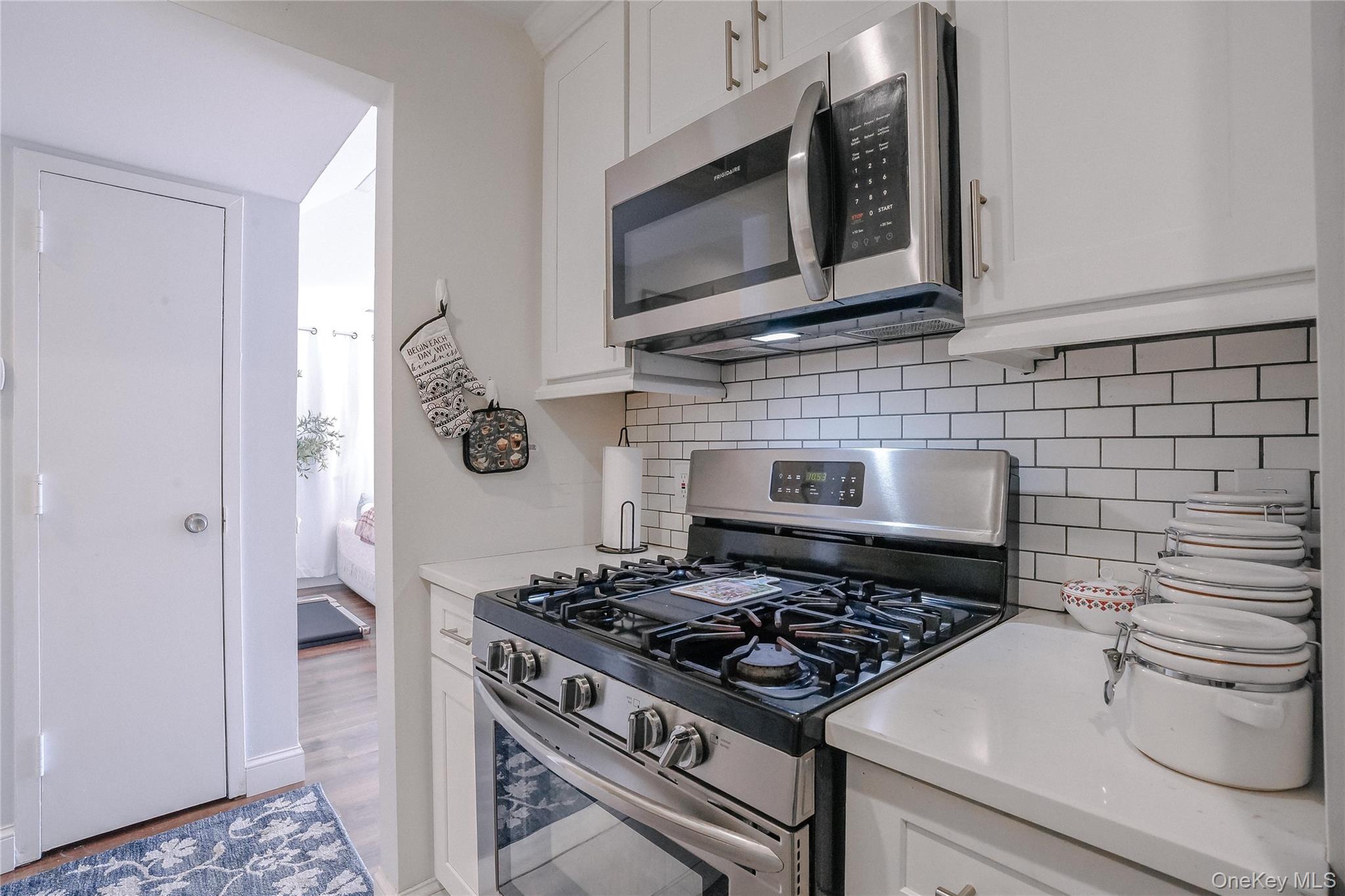 #8 photo, 37 Harbor Lane, New Rochelle , NY 10805