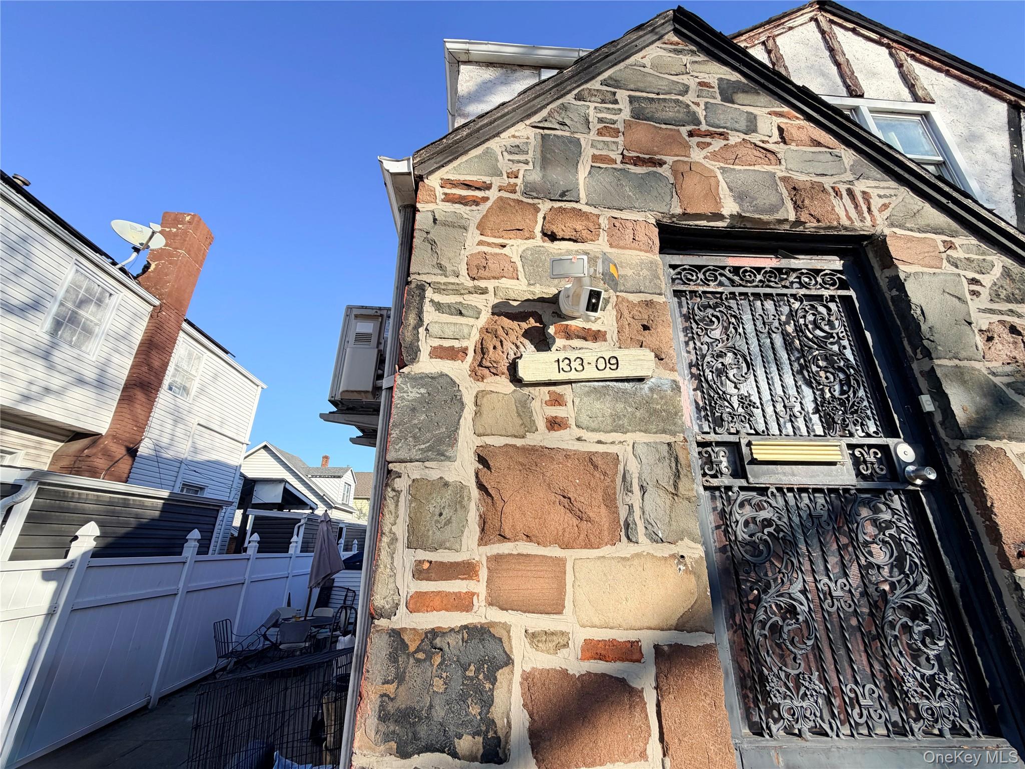 #4 photo, 13309 Van Wyck Expressway, 뉴욕퀸즈 Jamaica , NY 11436