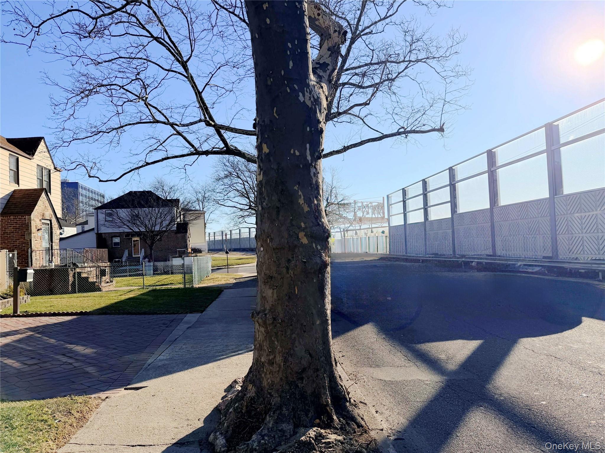 #6 photo, 13309 Van Wyck Expressway, 뉴욕퀸즈 Jamaica , NY 11436