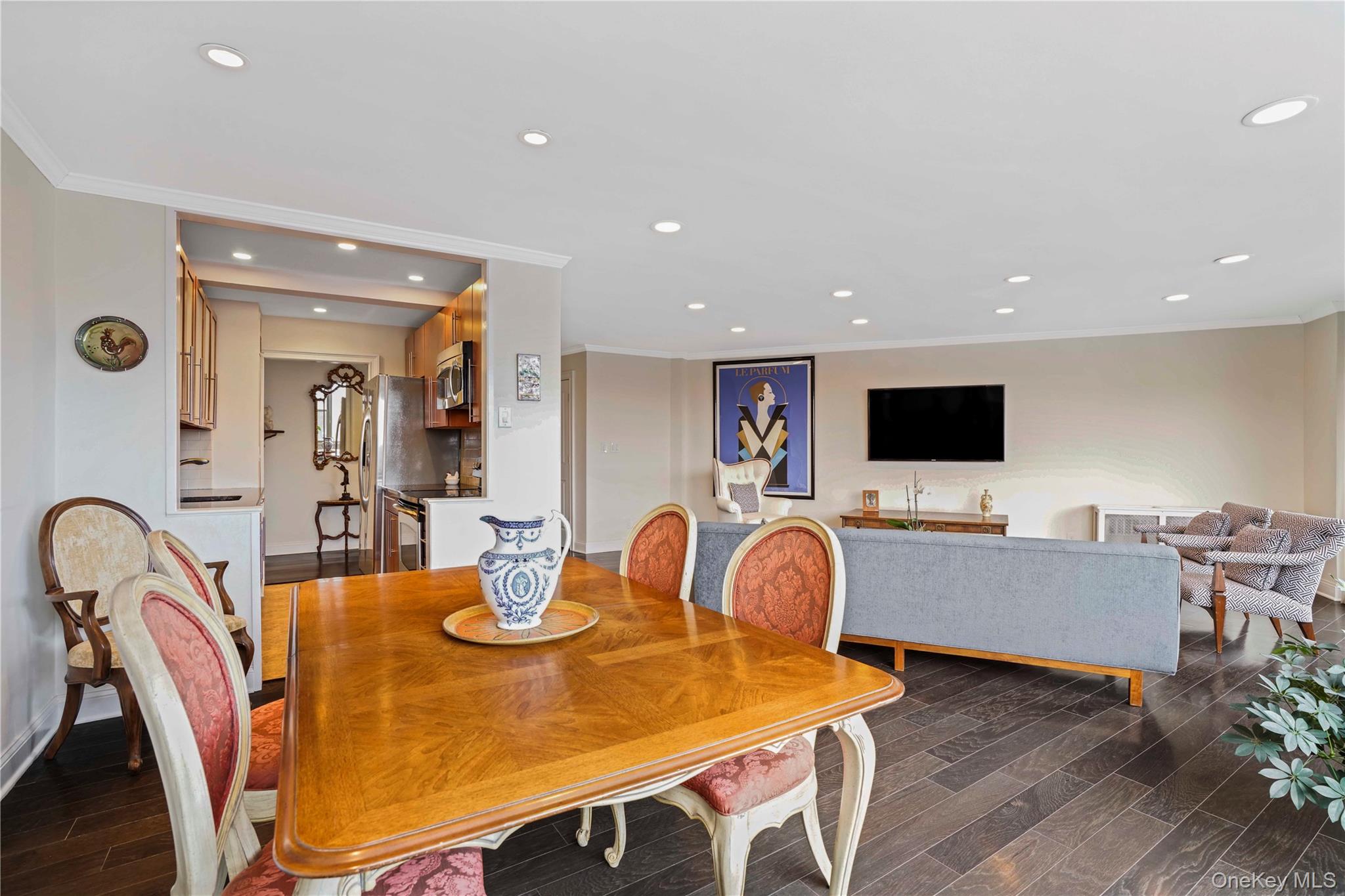 #10 photo, 12 Old Mamaroneck Avenue, White Plains , NY 10605