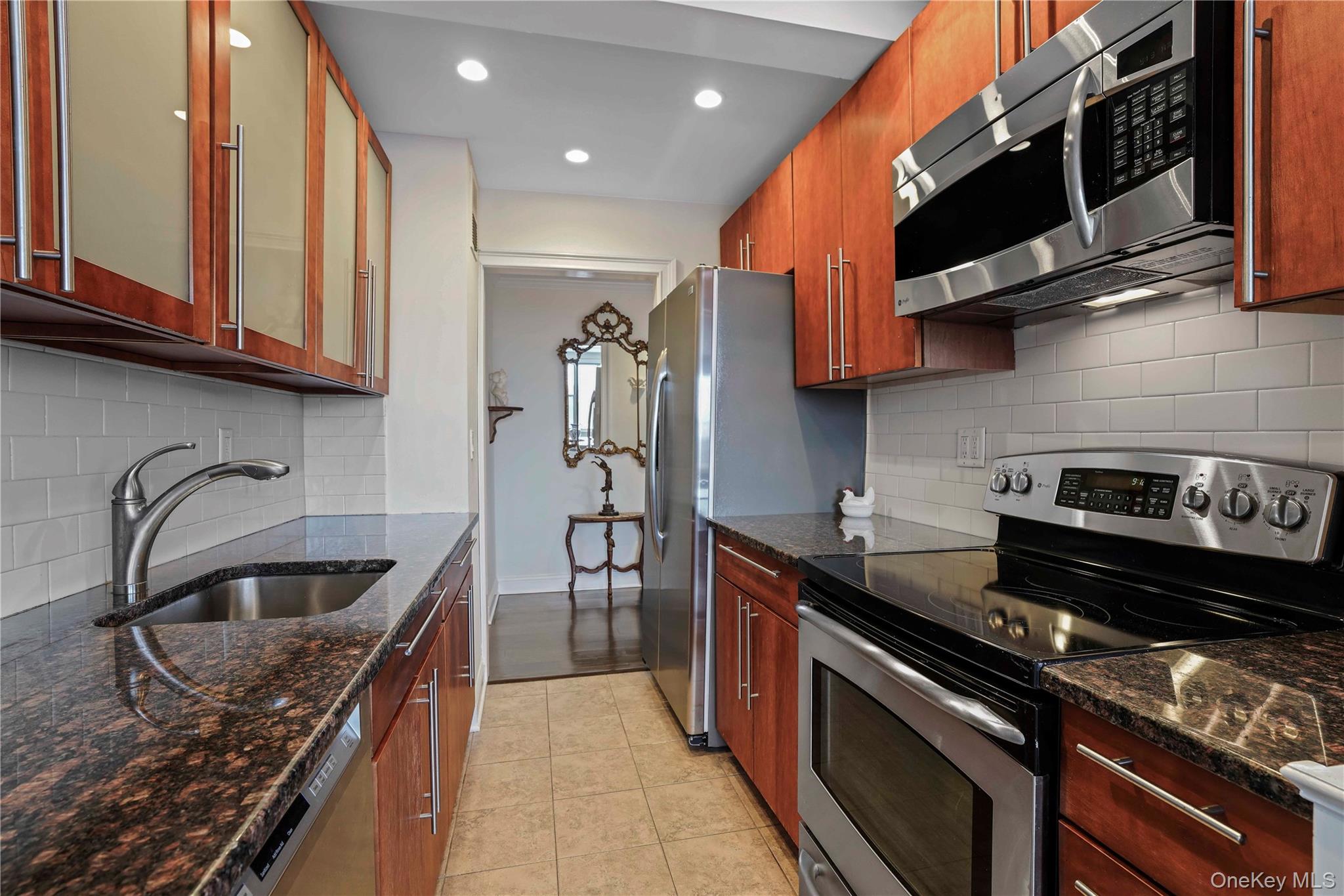 #11 photo, 12 Old Mamaroneck Avenue, White Plains , NY 10605