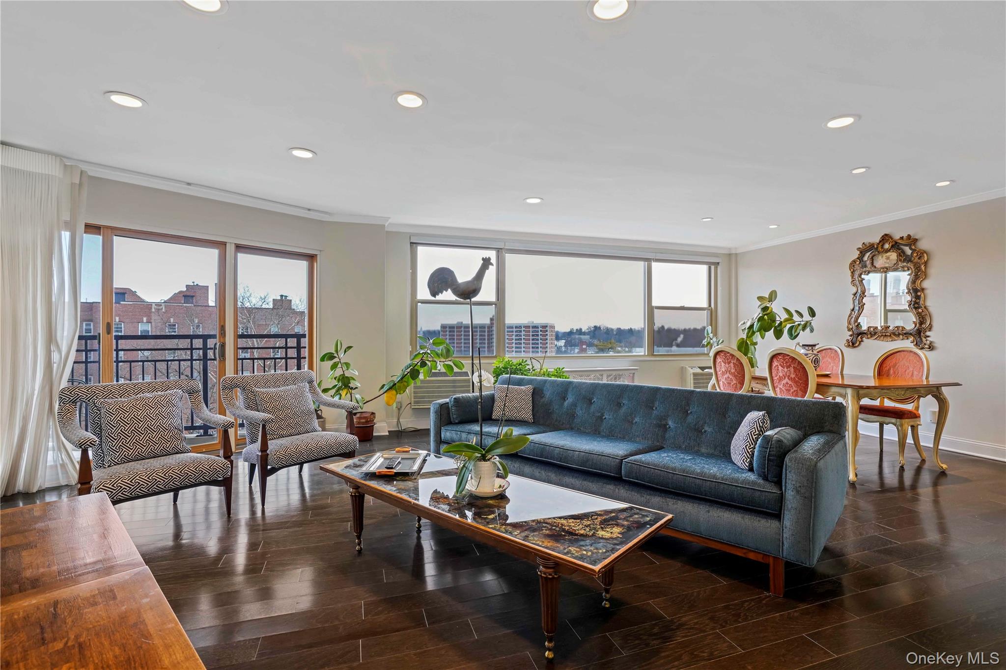 #2 photo, 12 Old Mamaroneck Avenue, White Plains , NY 10605