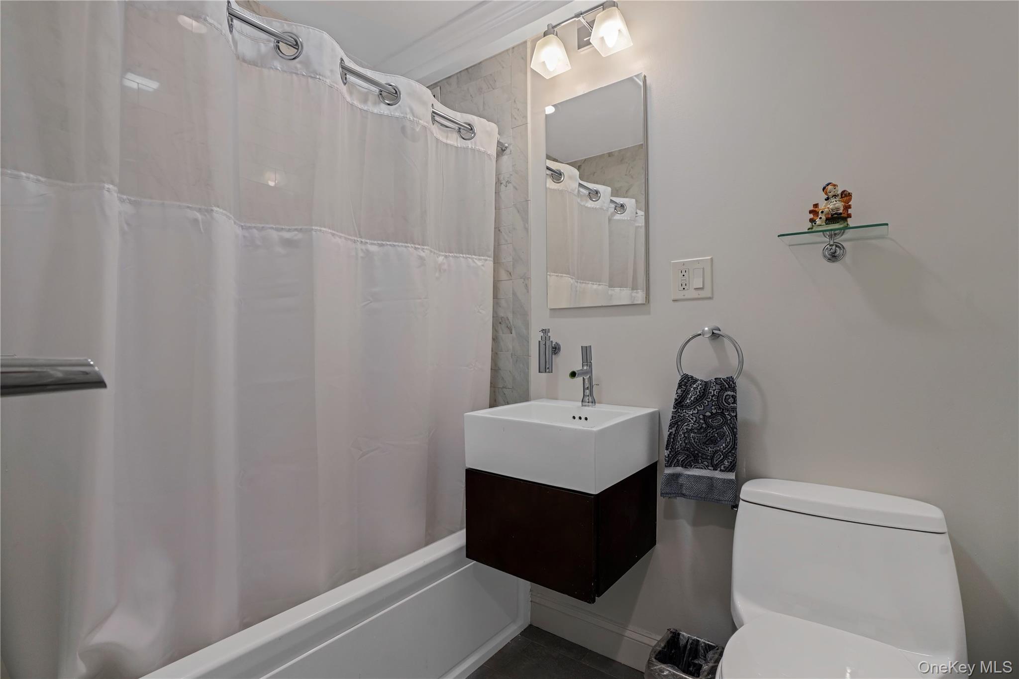 #20 photo, 12 Old Mamaroneck Avenue, White Plains , NY 10605