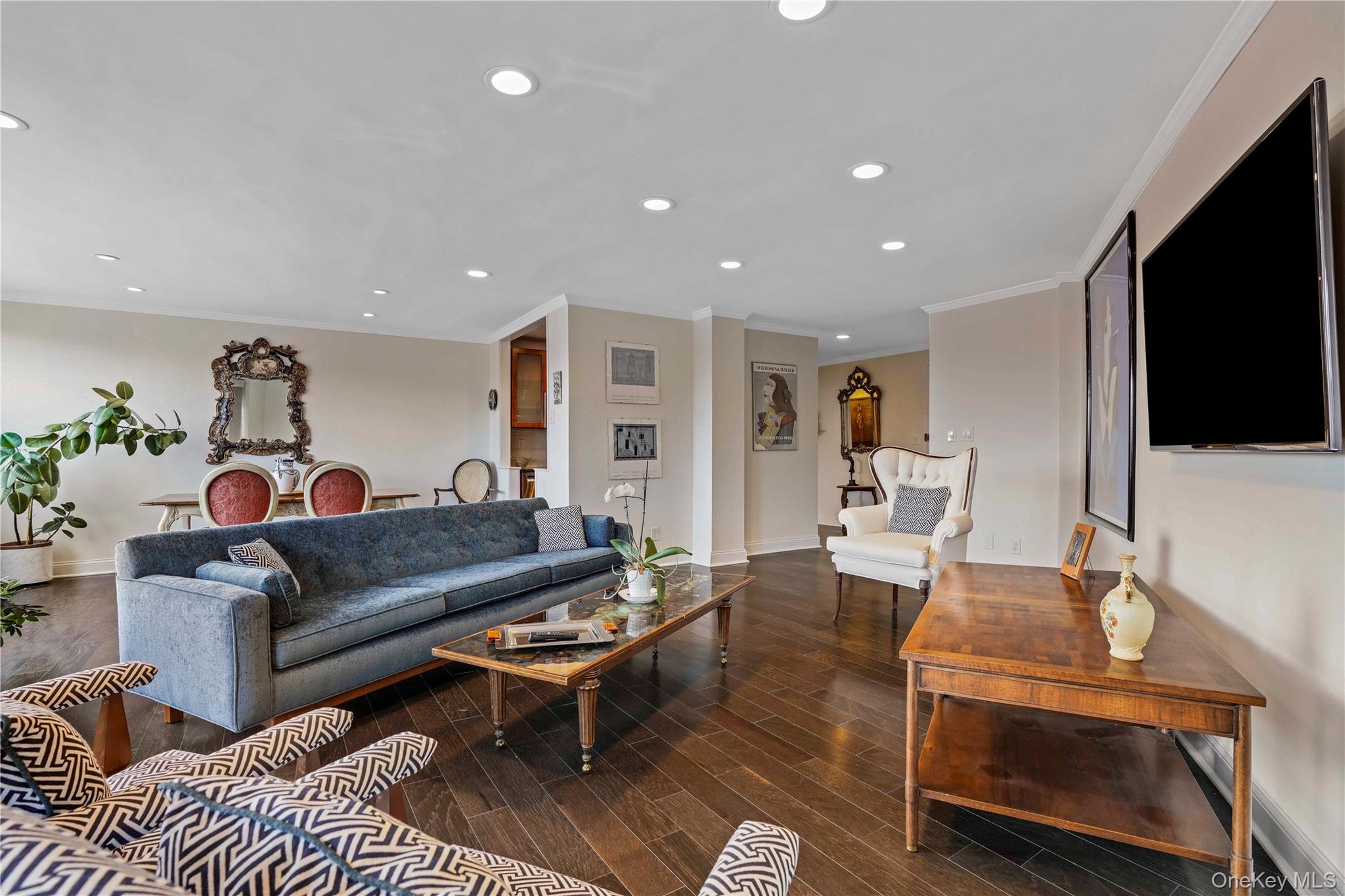 #4 photo, 12 Old Mamaroneck Avenue, White Plains , NY 10605