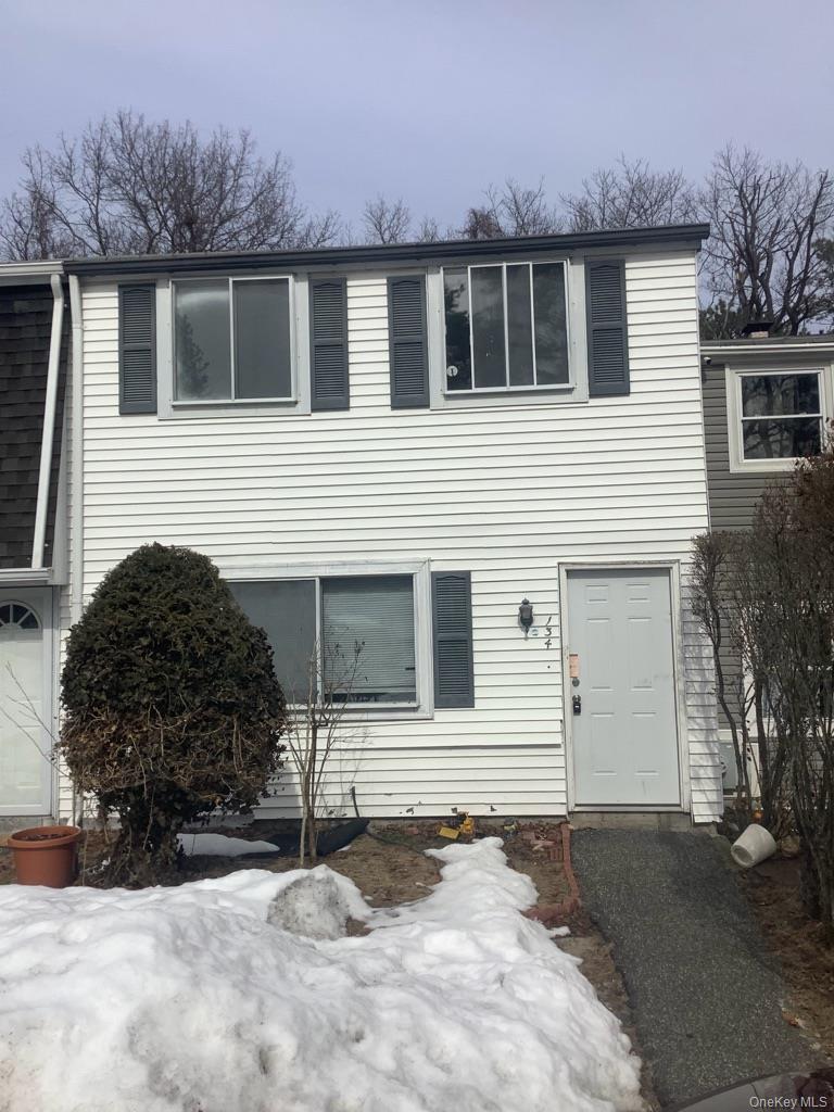 #1 photo, 134 Hill Crescent, מחוז סאפוק Calverton , NY 11933